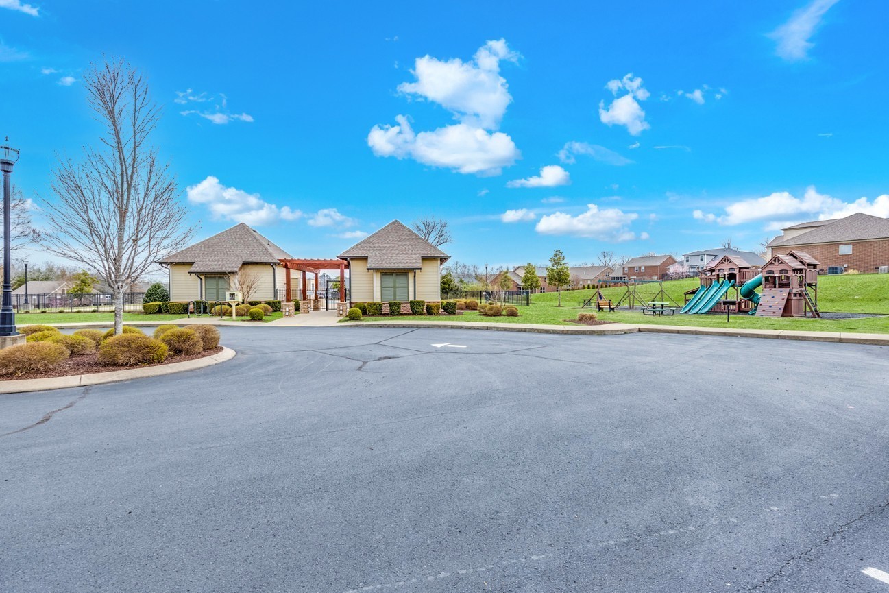 1617 Southhampton Way Property Photo 33