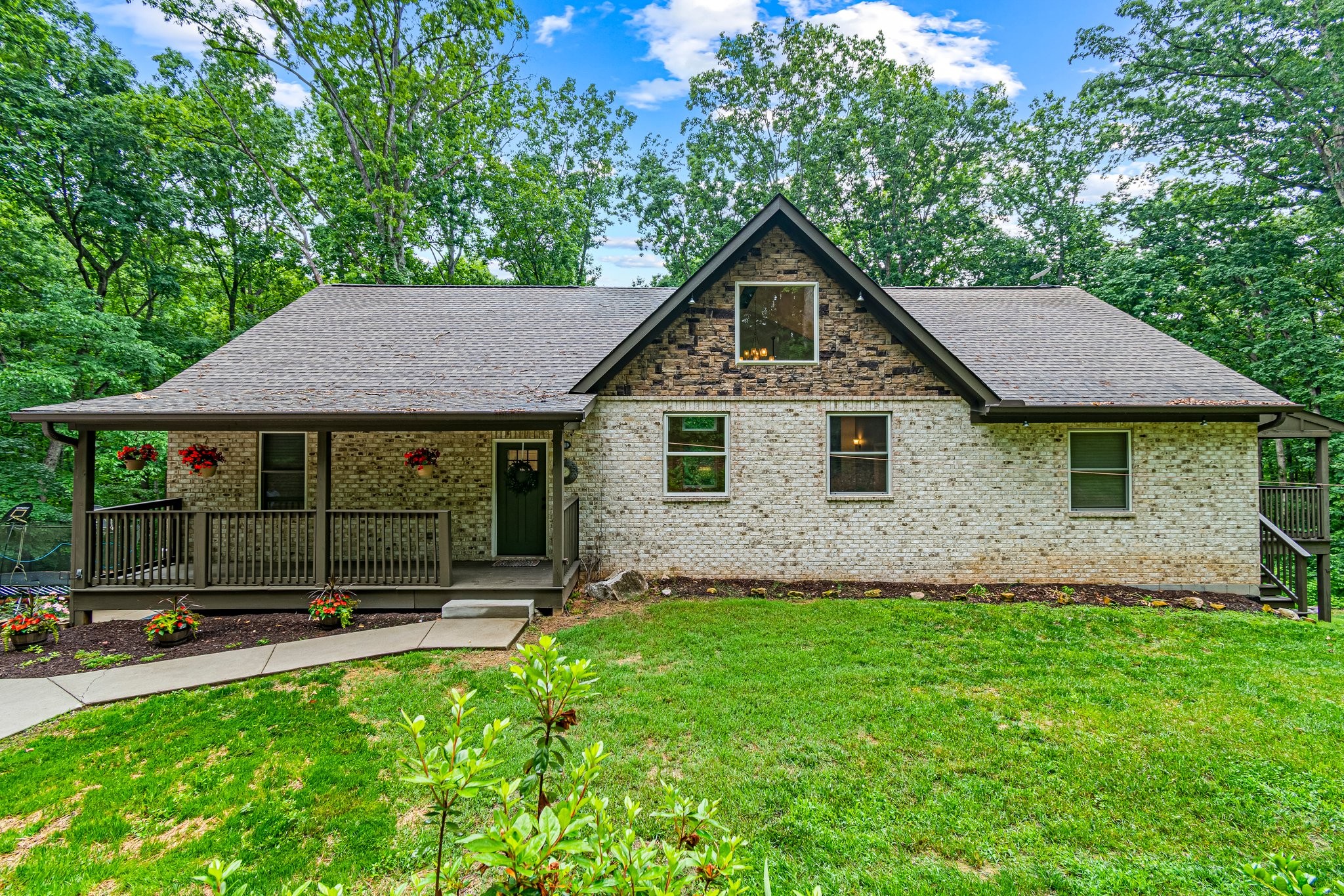4545 Sears Rd Property Photo 1