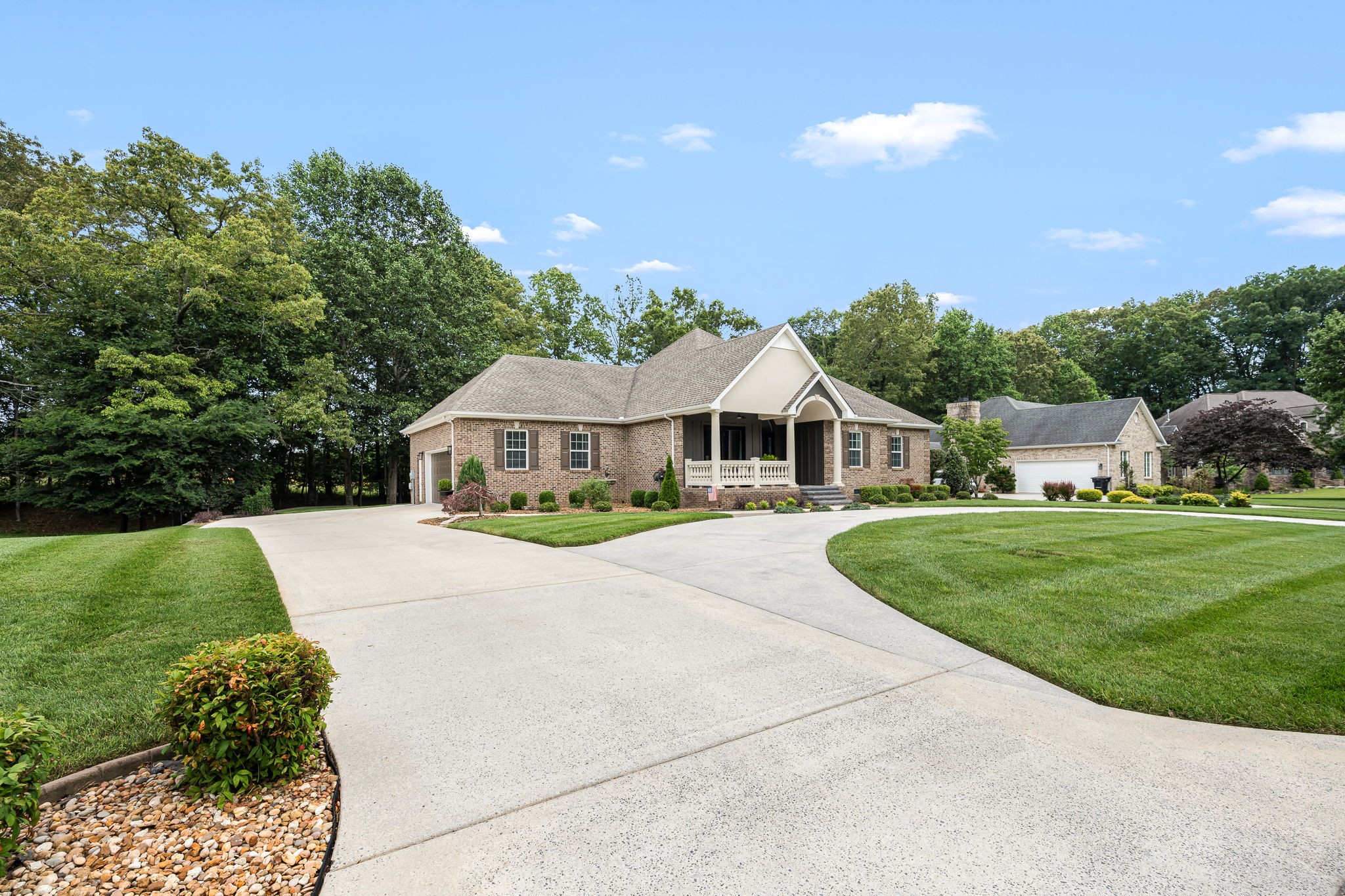 413 Albemarle Dr Property Photo 8
