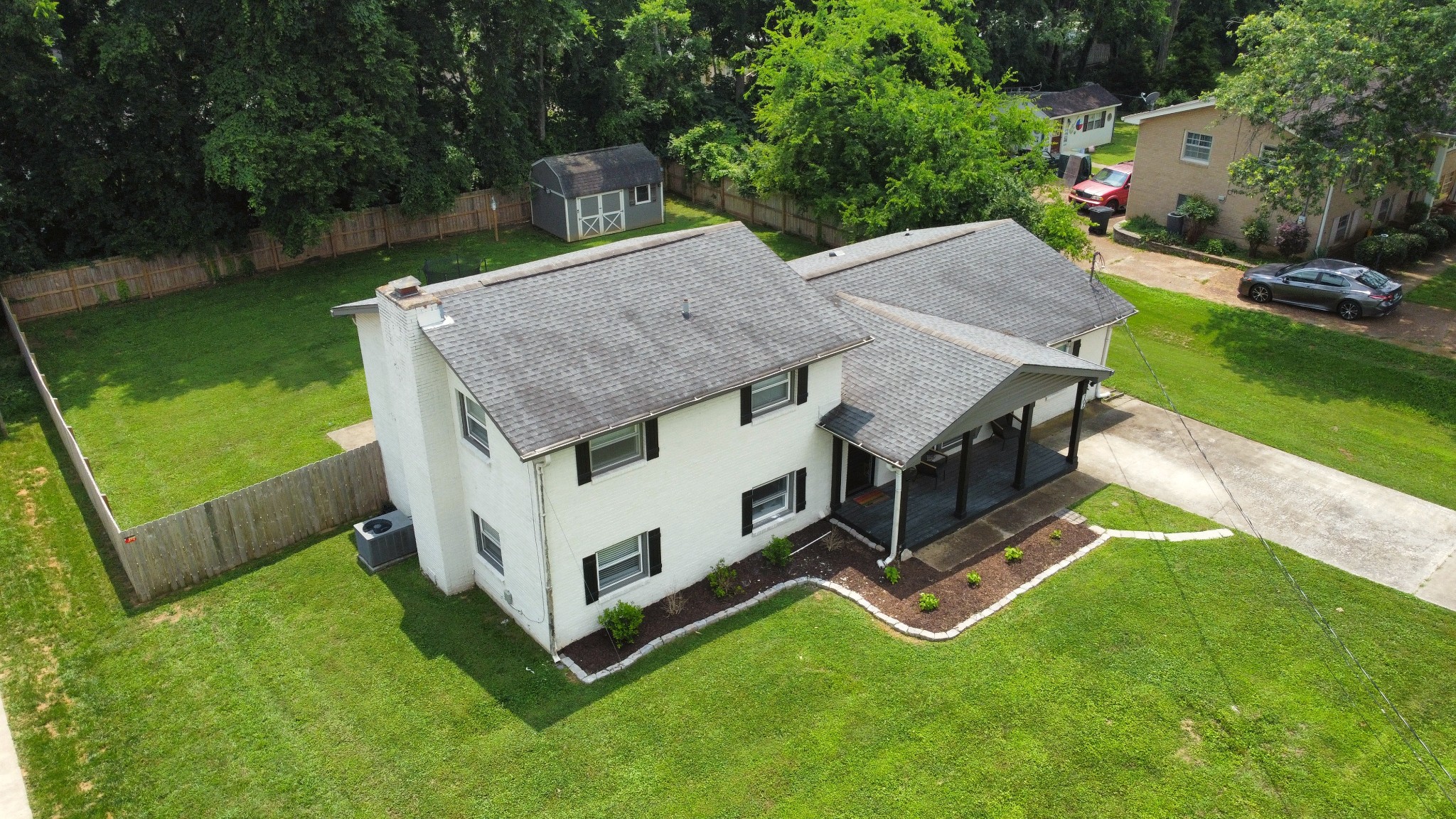 106 Colonial Dr Property Photo 3