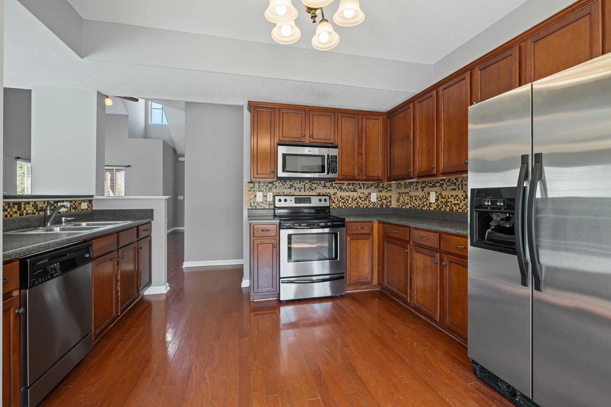 602 Pemberton Ct Property Photo 11