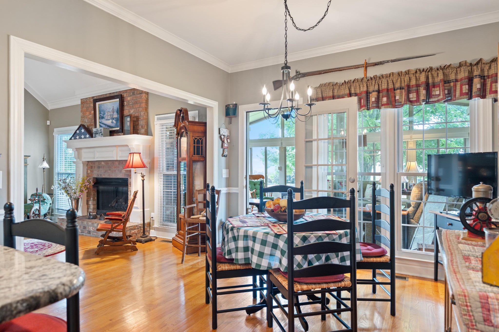 500 Forrest Park Cir Property Photo 6