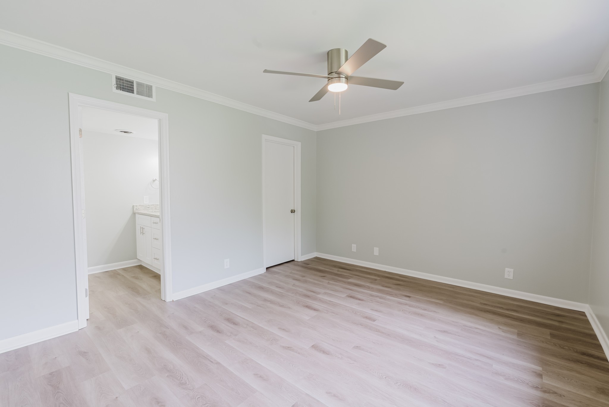 4958 Edmondson Pike Property Photo 12