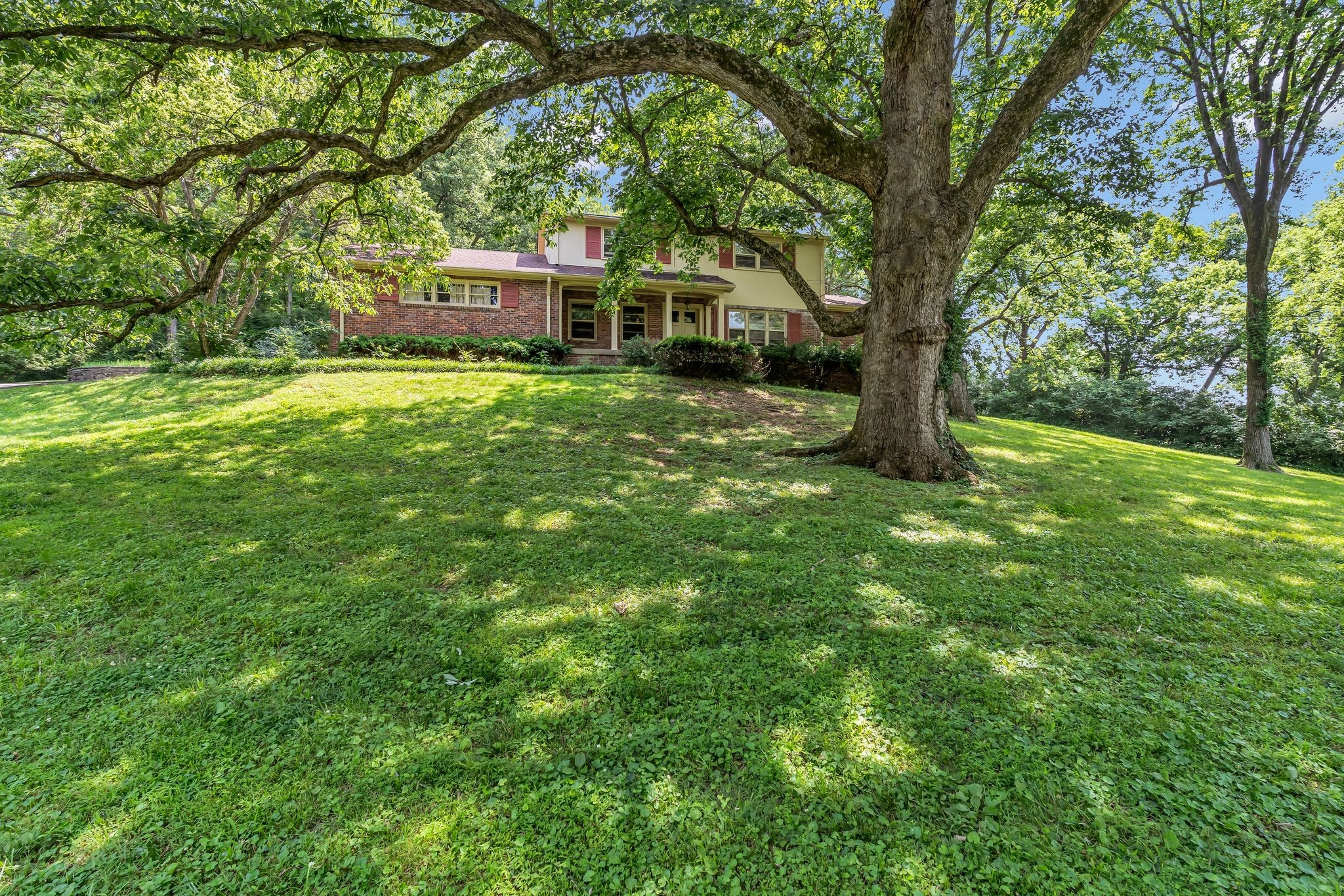 208 Vaughns Gap Rd Property Photo 1