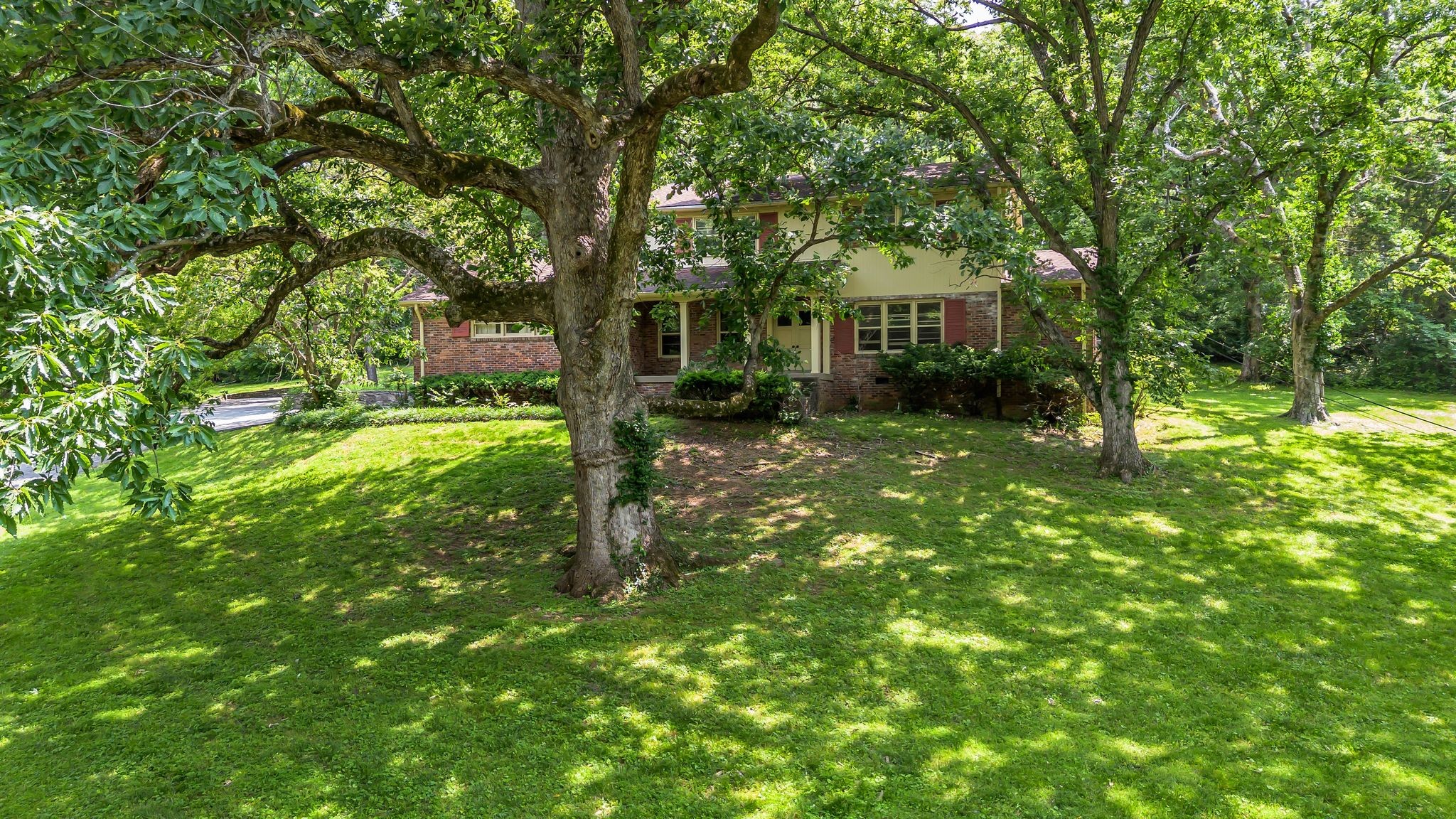 208 Vaughns Gap Rd Property Photo 3