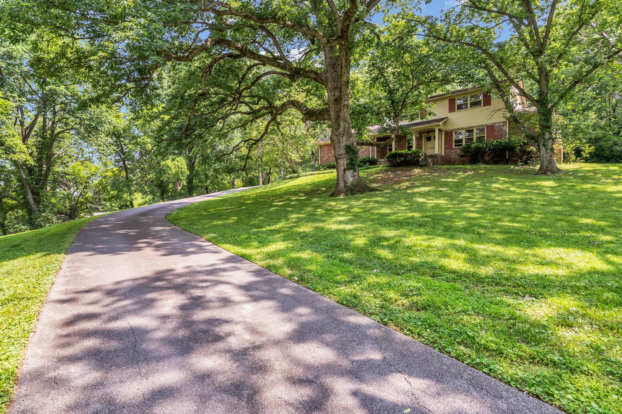 208 Vaughns Gap Rd Property Photo 6