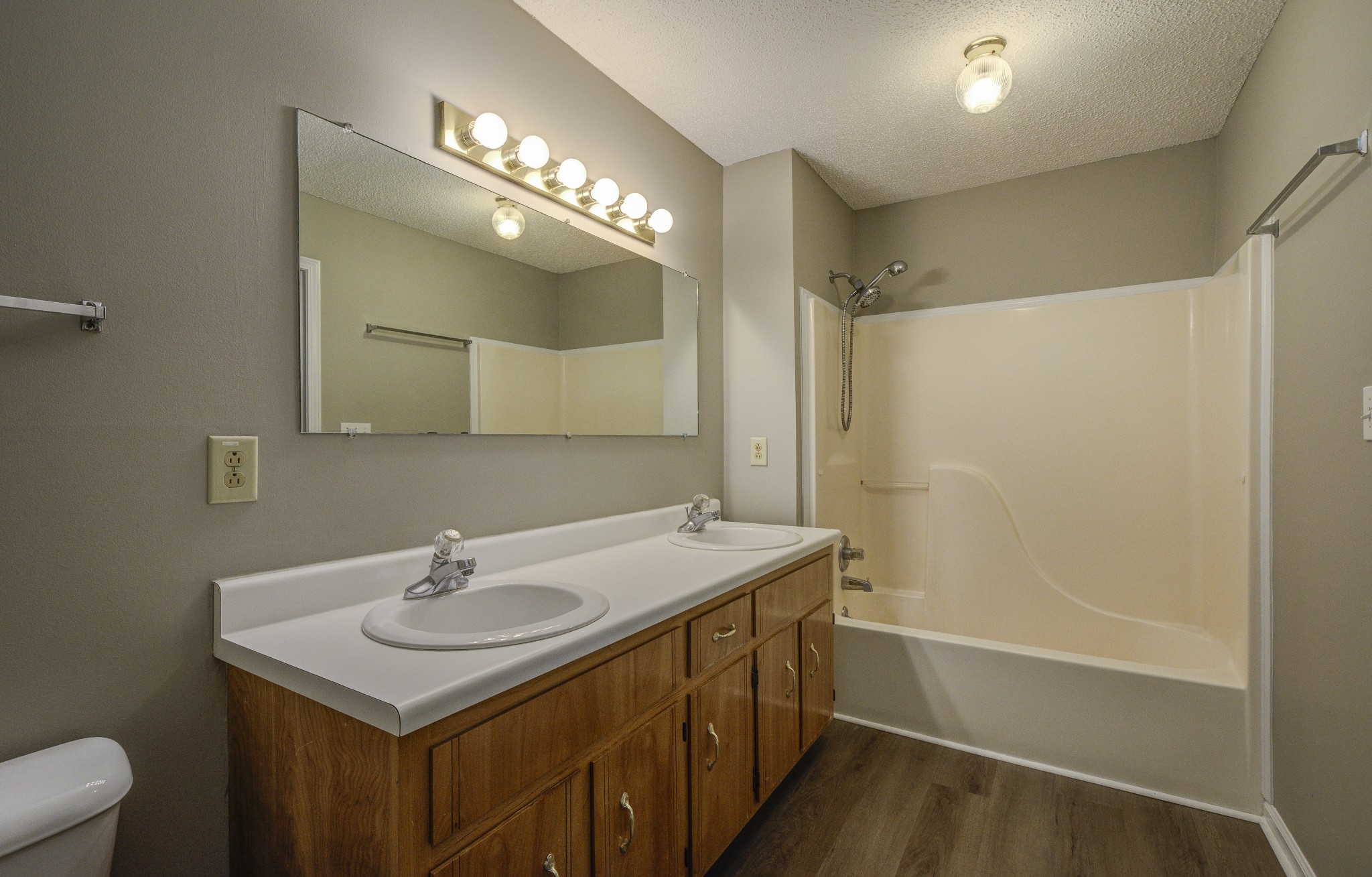 1237 Archwood Dr Property Photo 23