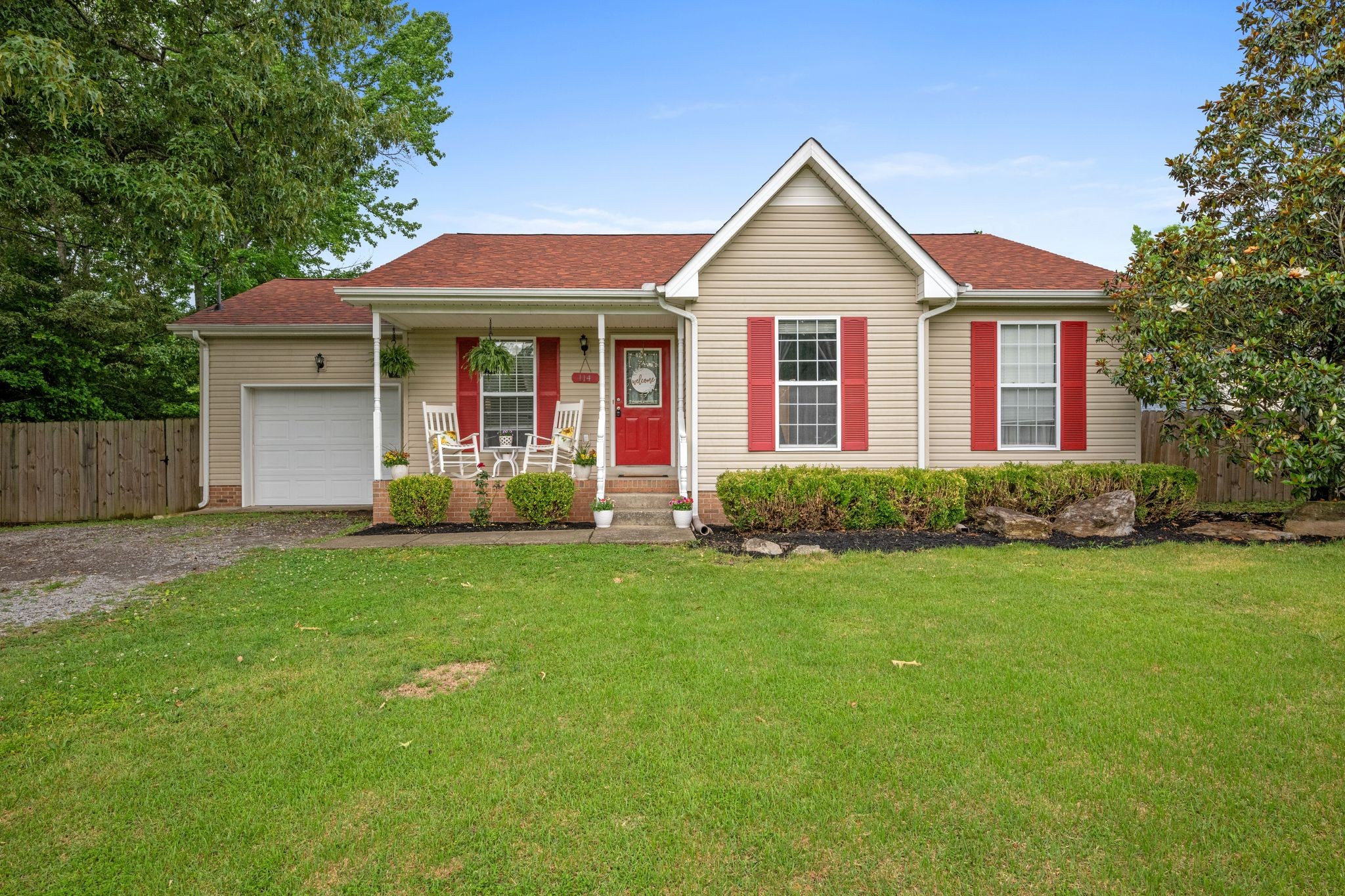 114 Silver Leaf Circle Property Photo 1