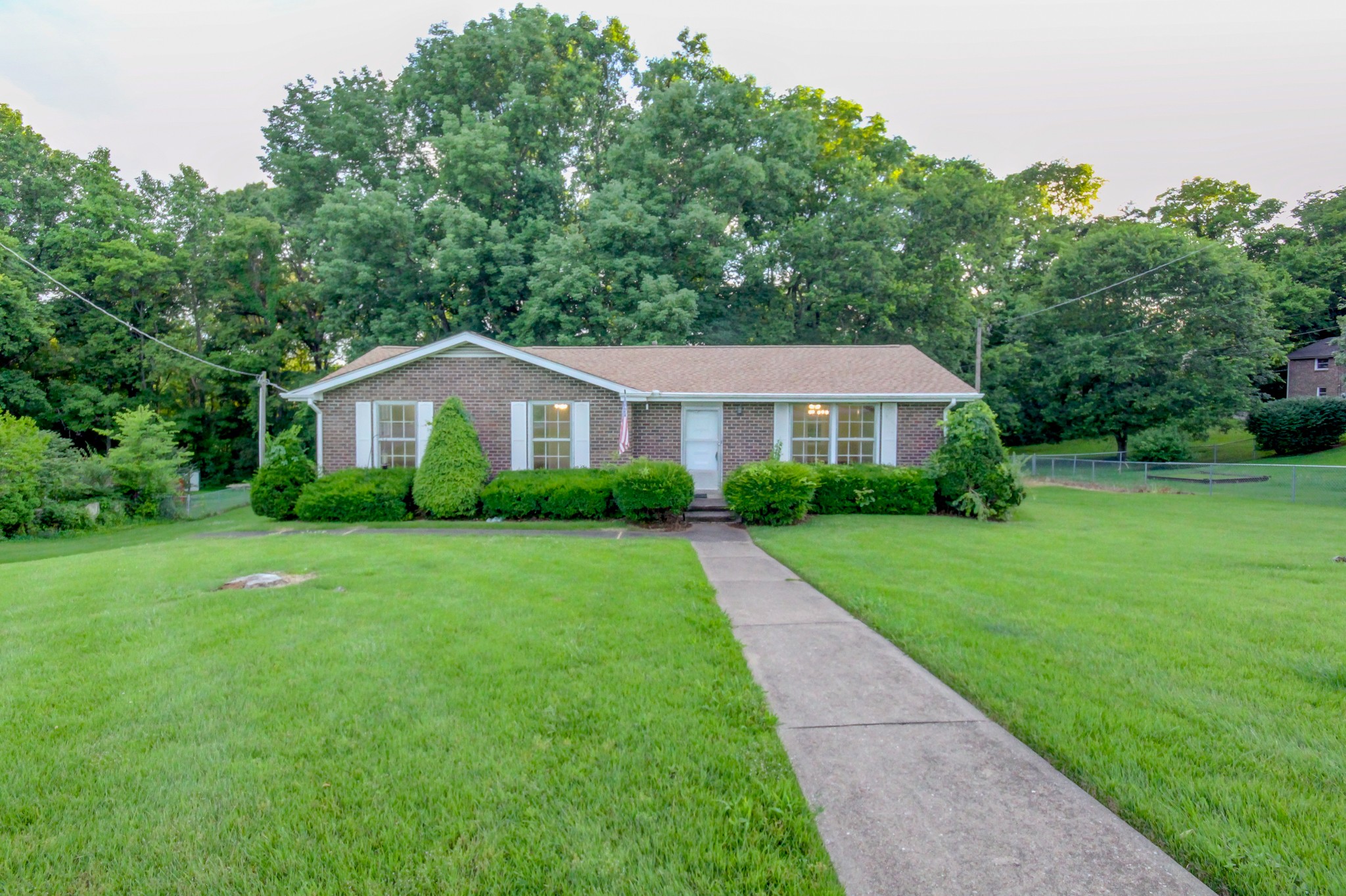 304 Ridgeland Dr Property Photo 1