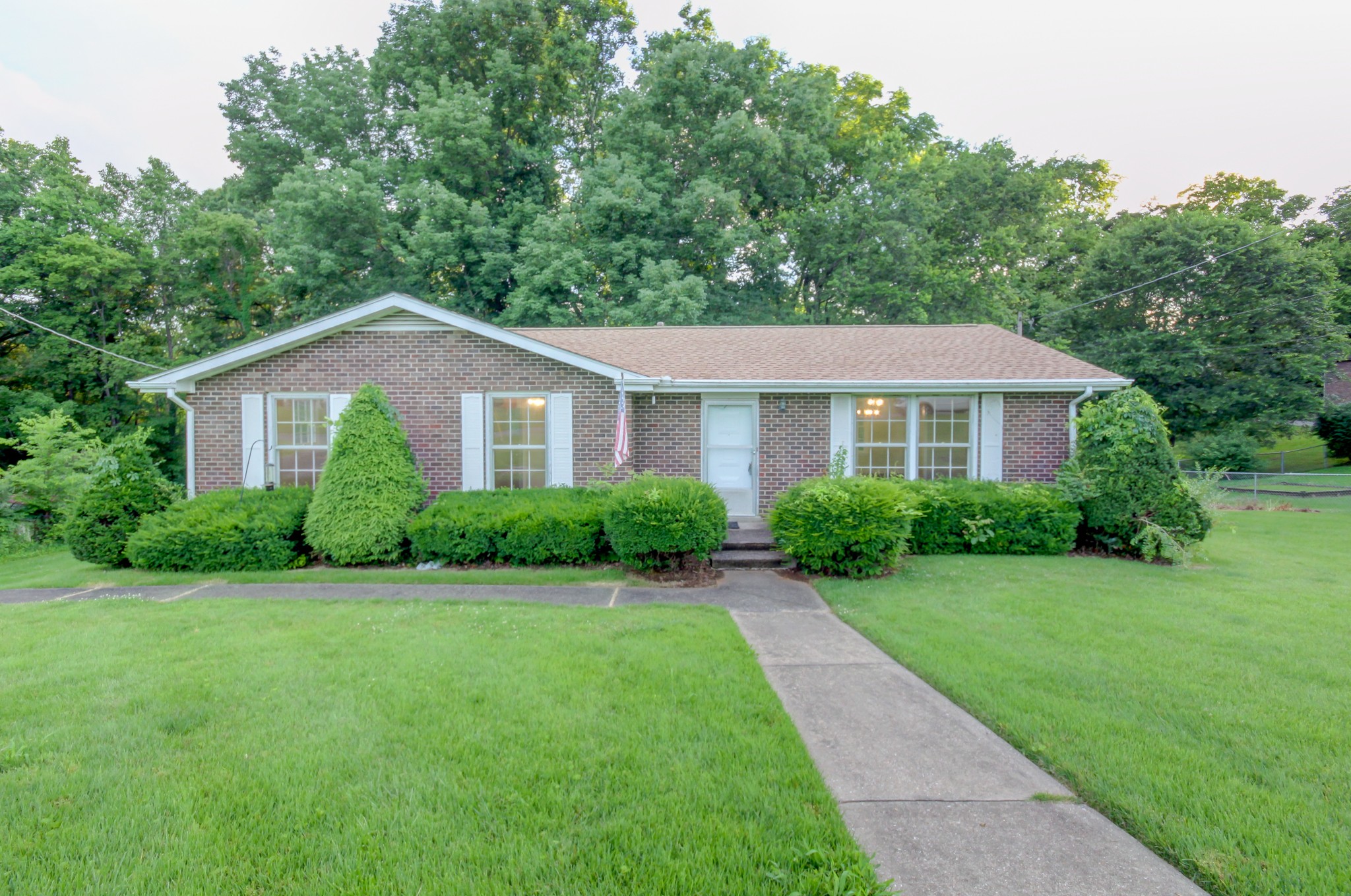 304 Ridgeland Dr Property Photo 4