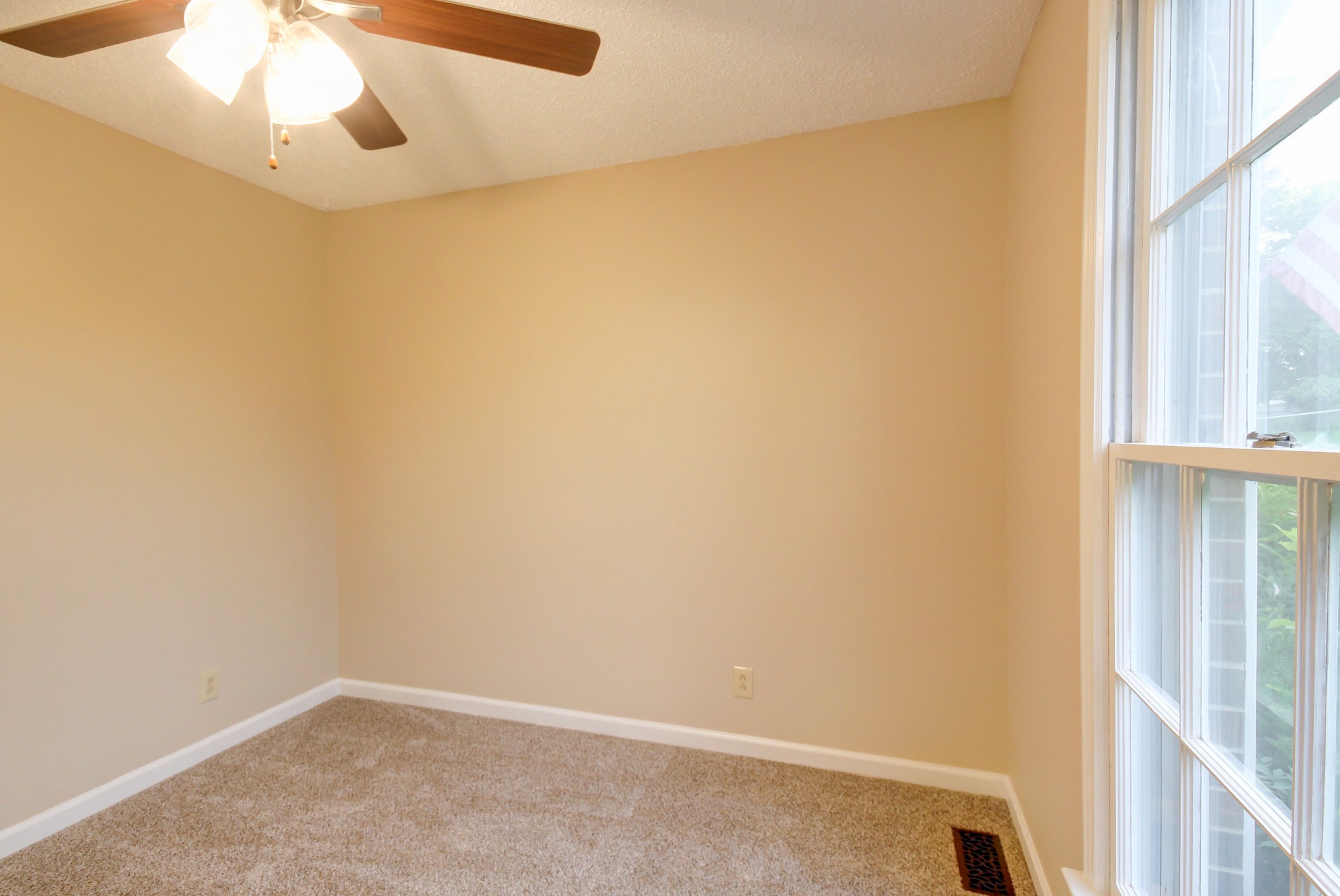 304 Ridgeland Dr Property Photo 30