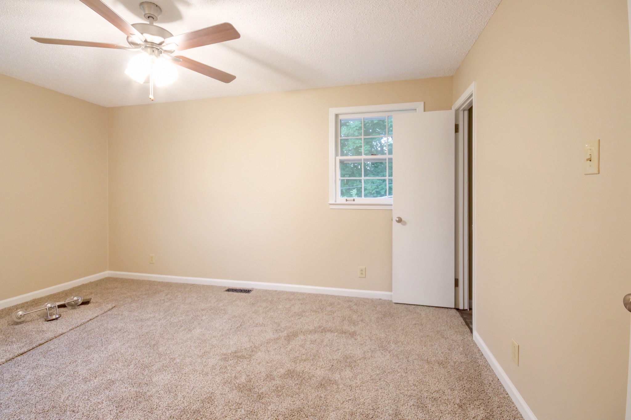 304 Ridgeland Dr Property Photo 38
