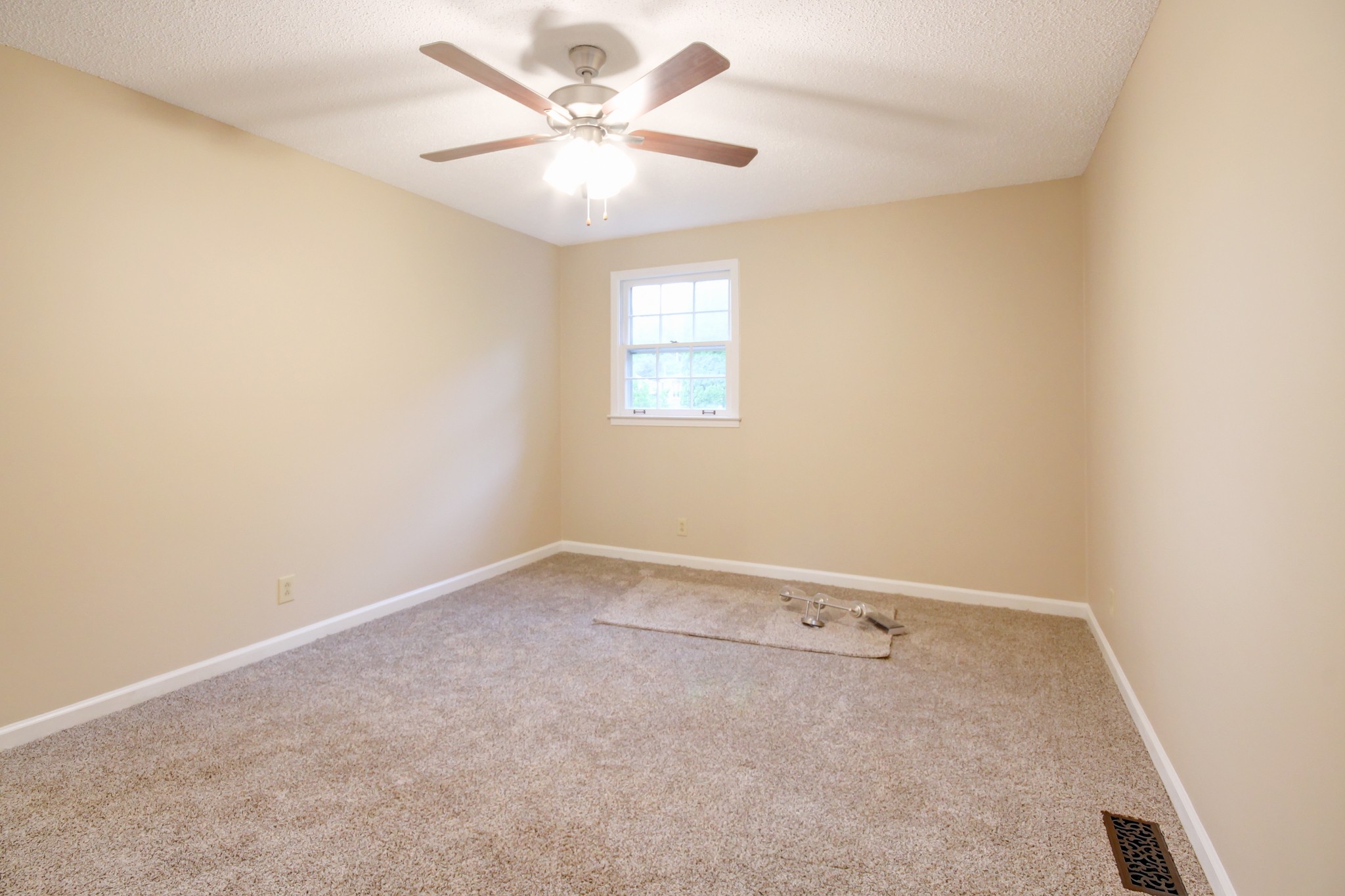 304 Ridgeland Dr Property Photo 39