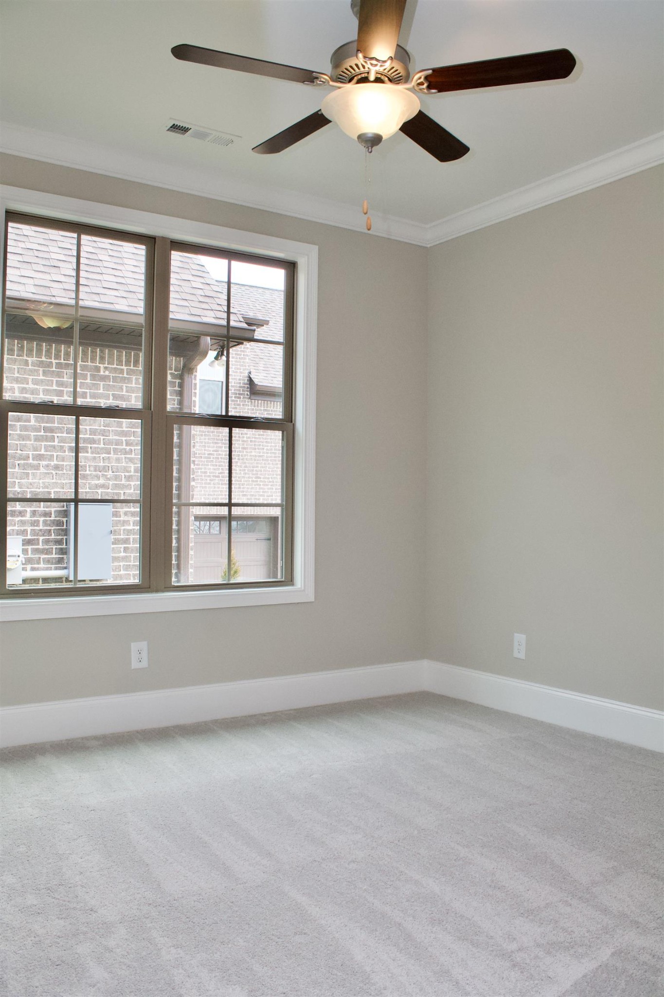 414 W Archer Way Property Photo 9