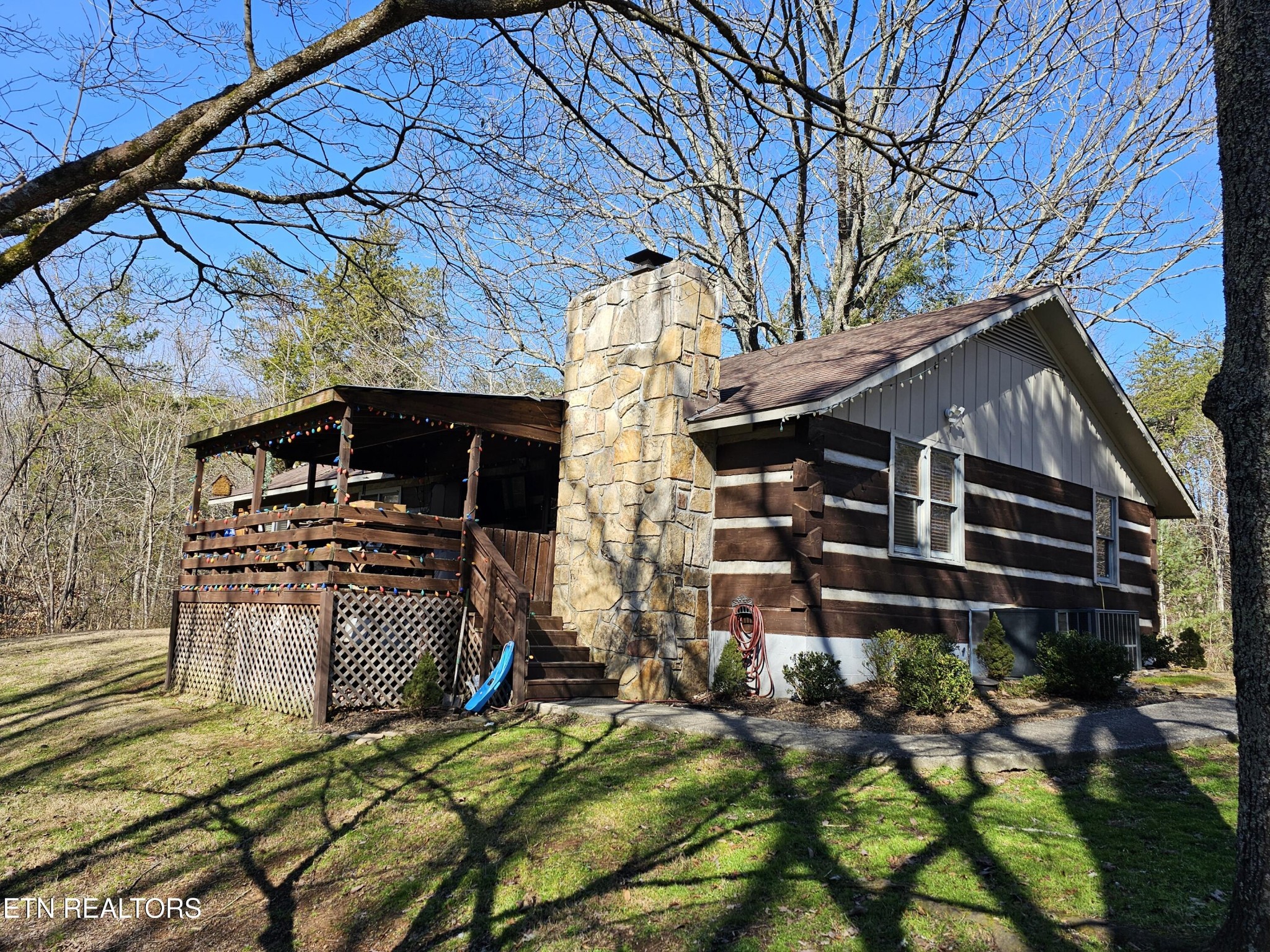 820 Old Gate Rd Property Photo 1