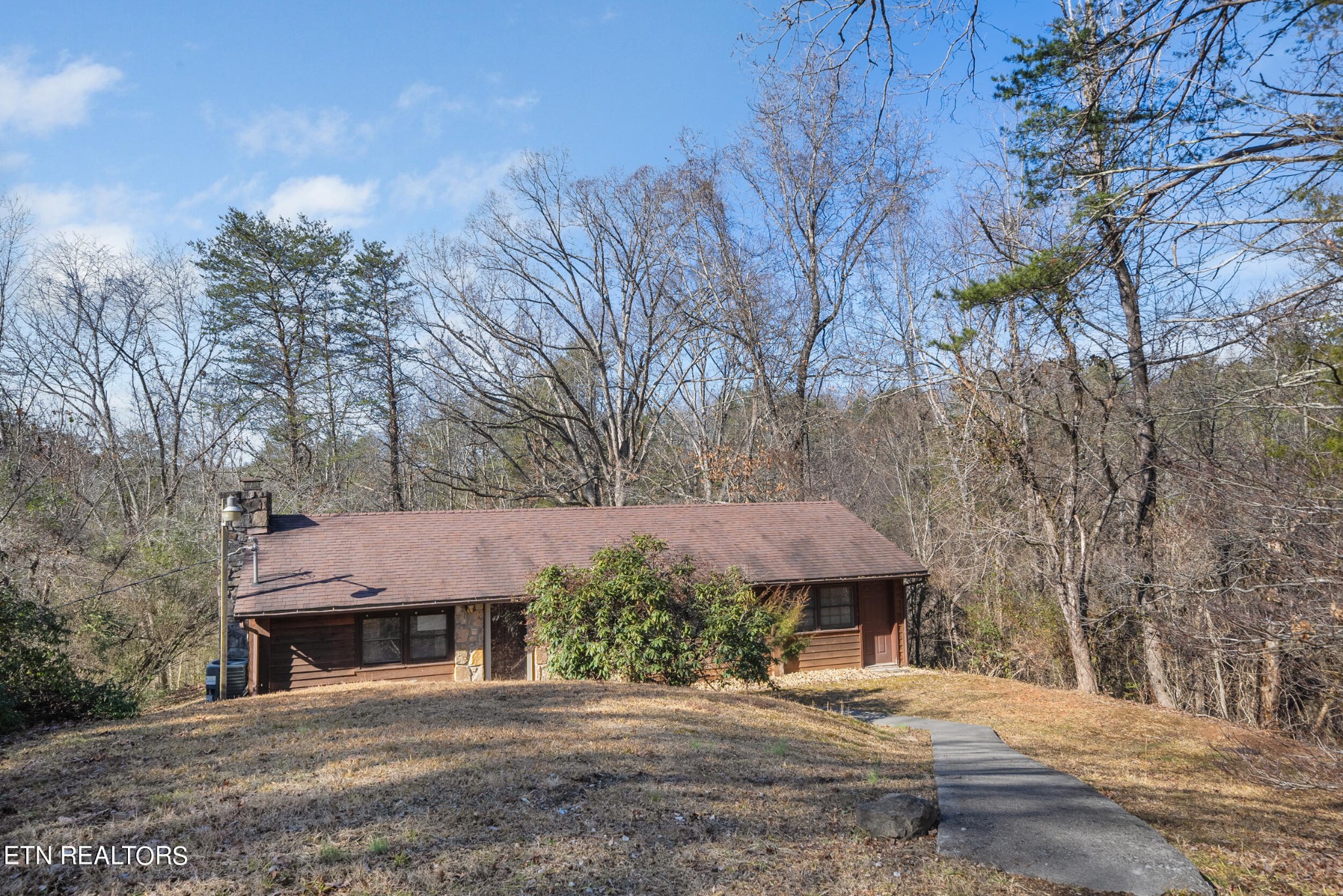 820 Old Gate Rd Property Photo 2
