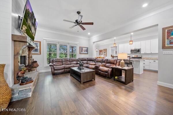 2419 Robin Ridge Drive Property Photo 14