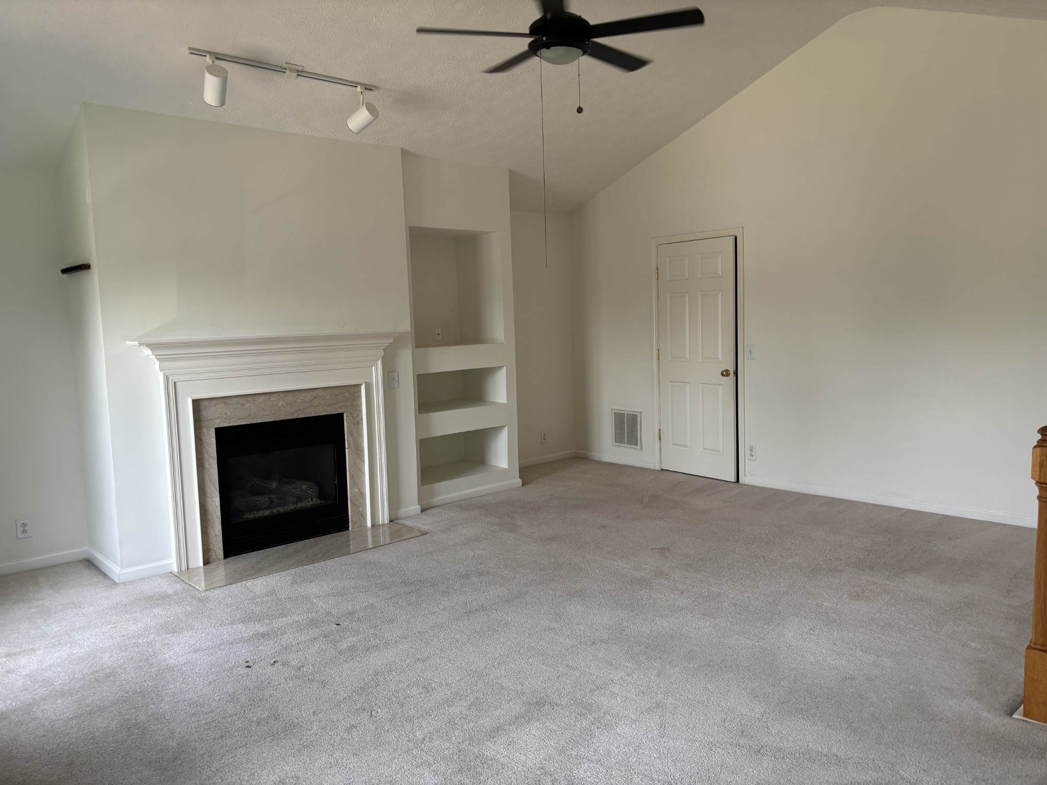2060 Stanford Village Dr Property Photo 11