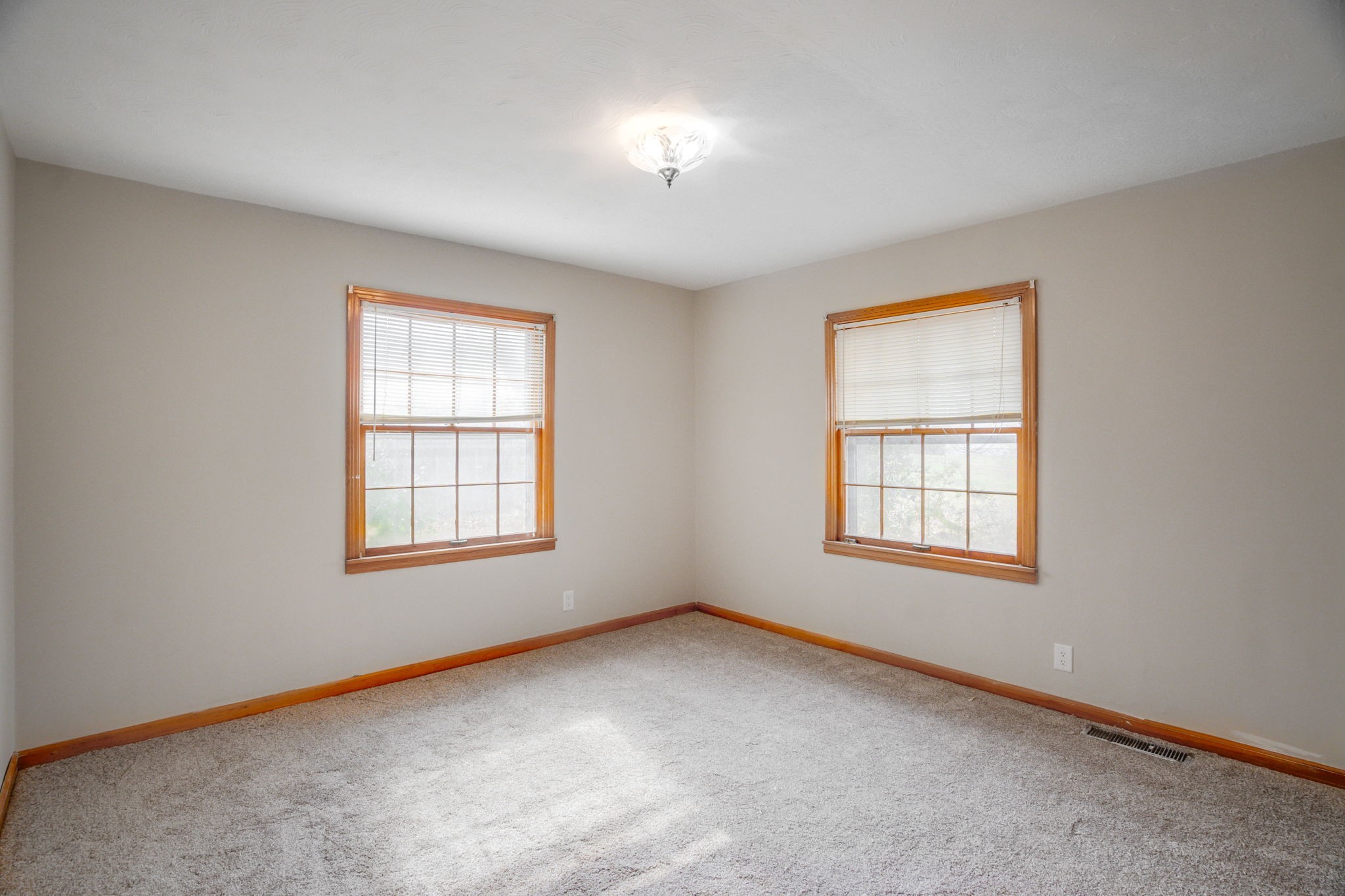 204 Rutherford Ave Property Photo 23