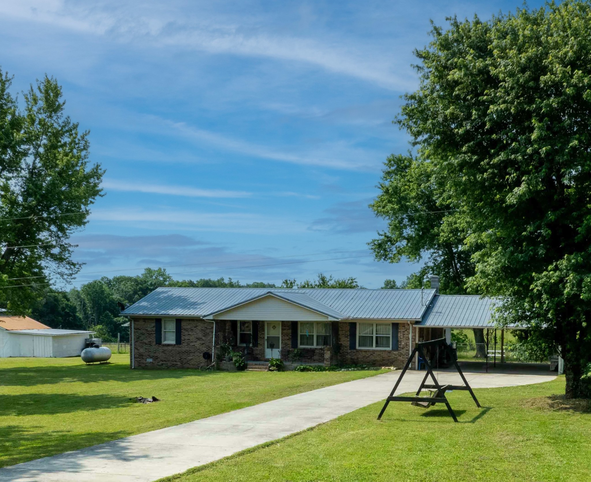 423 Shady Grove Rd Property Photo 1