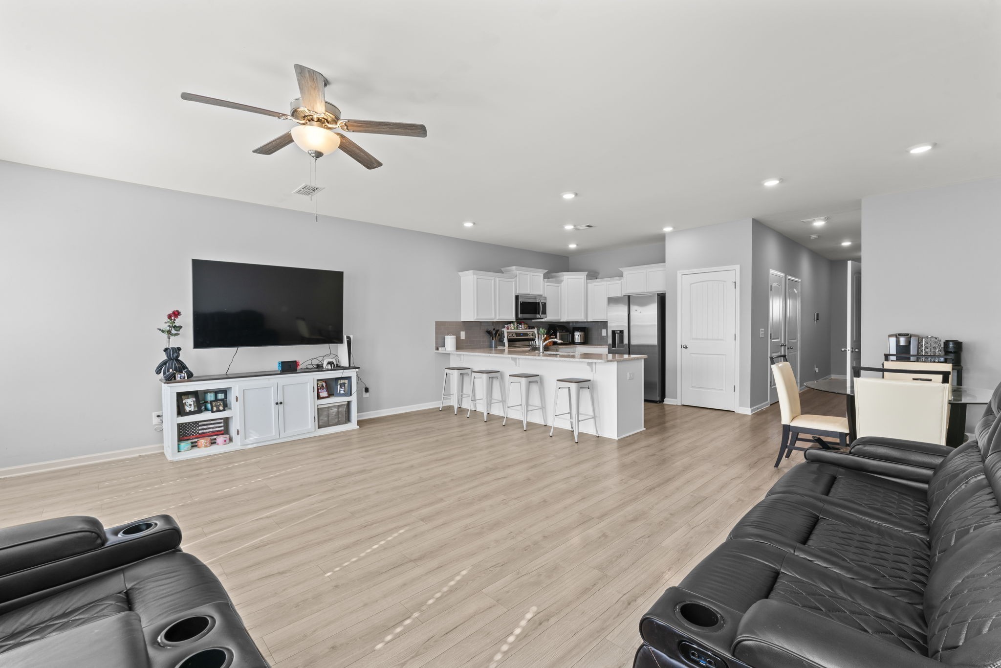 5711 Dockside Dr Property Photo 12
