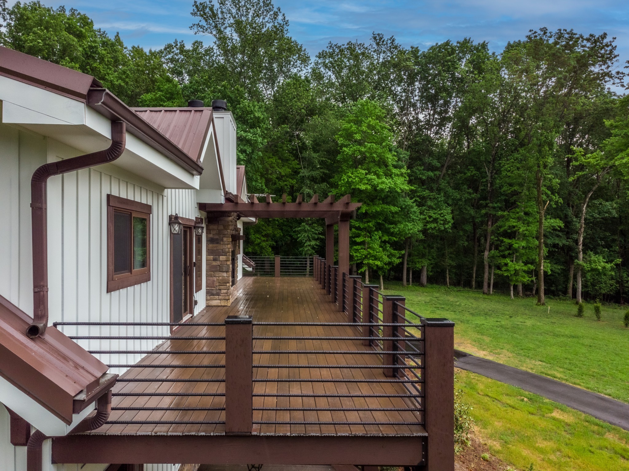 4451 Airport Rd Property Photo 8