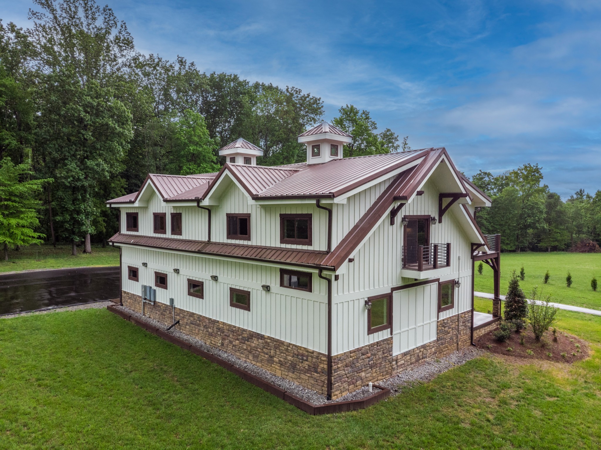 4451 Airport Rd Property Photo 14