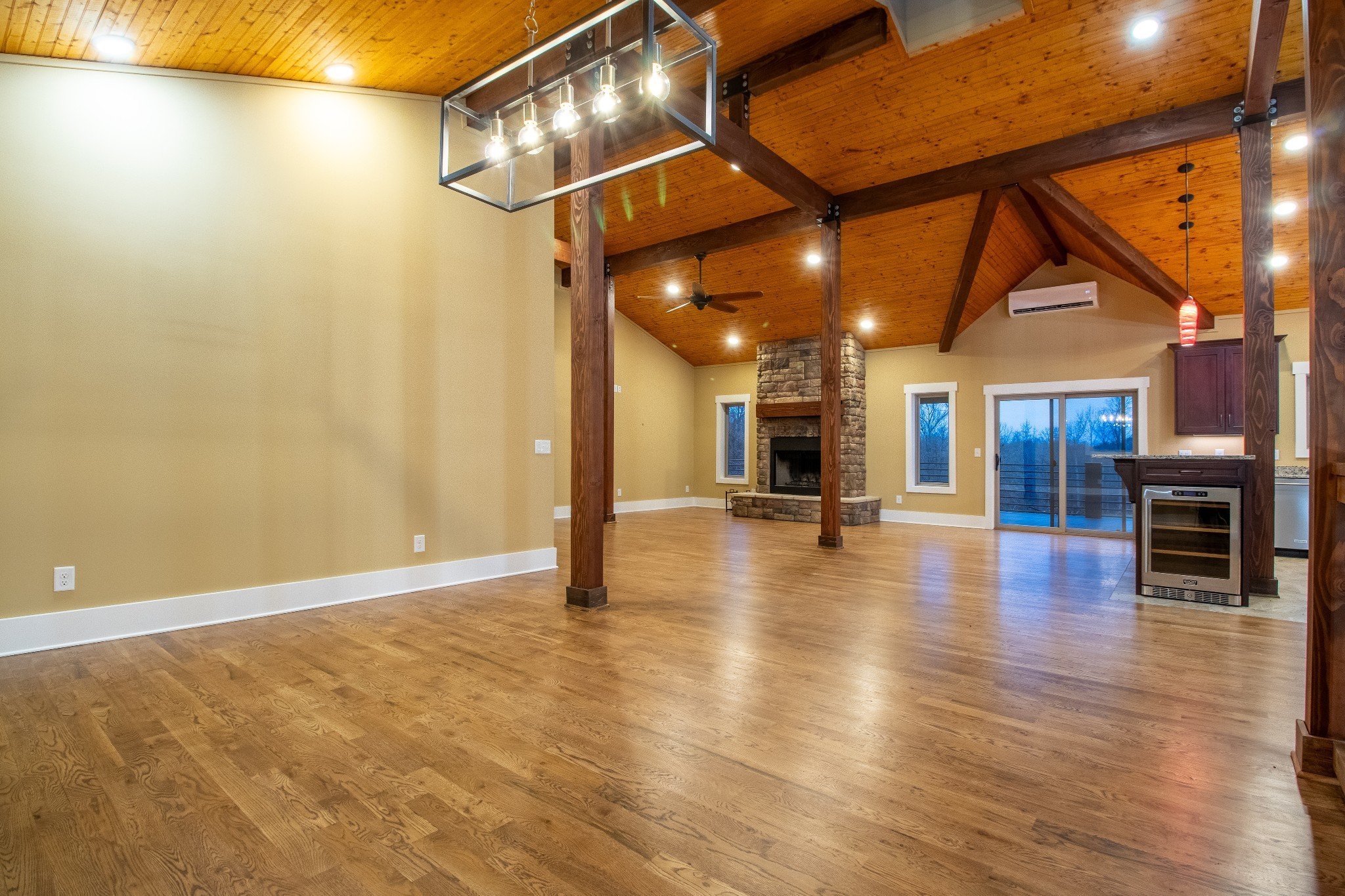 4451 Airport Rd Property Photo 17