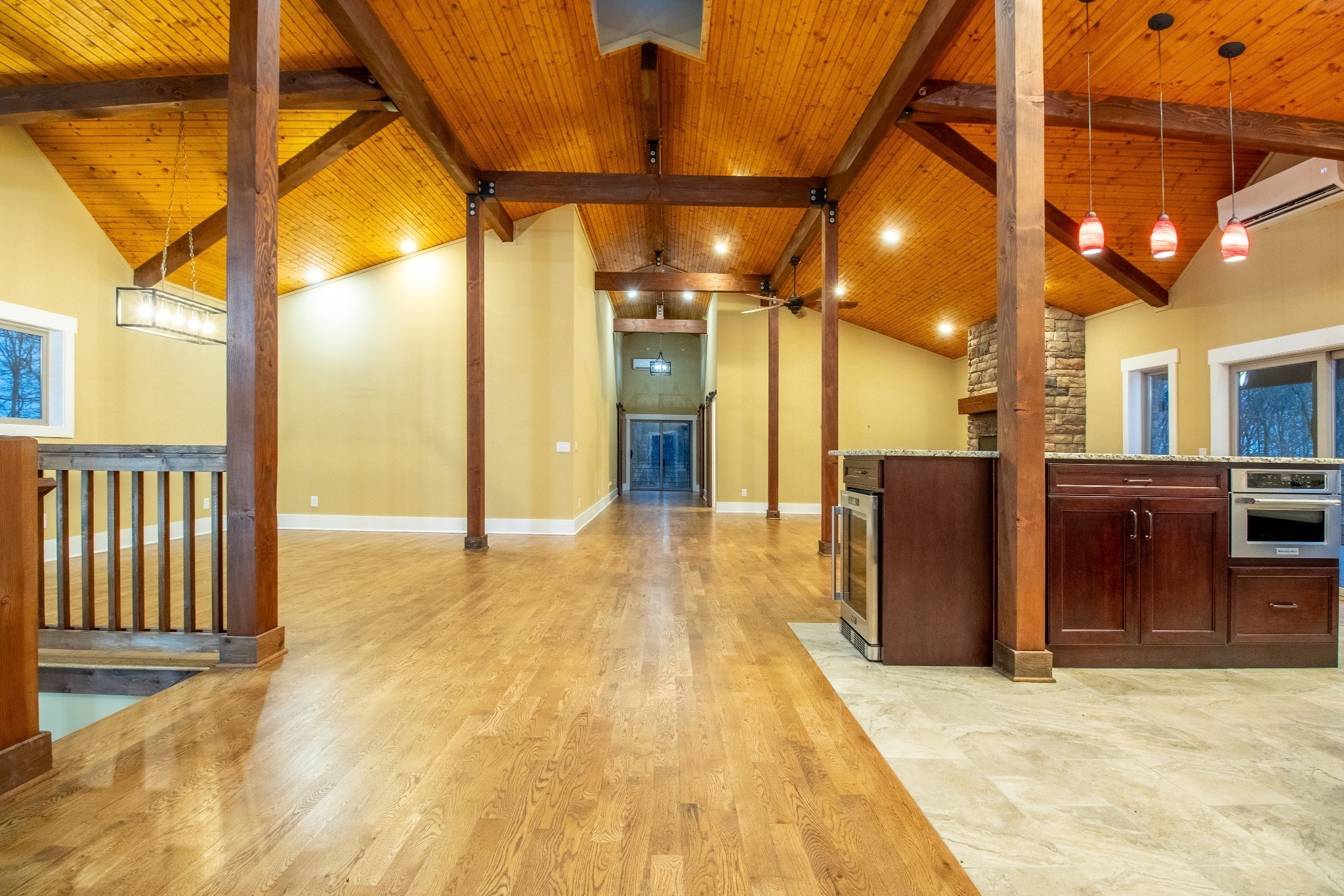 4451 Airport Rd Property Photo 20