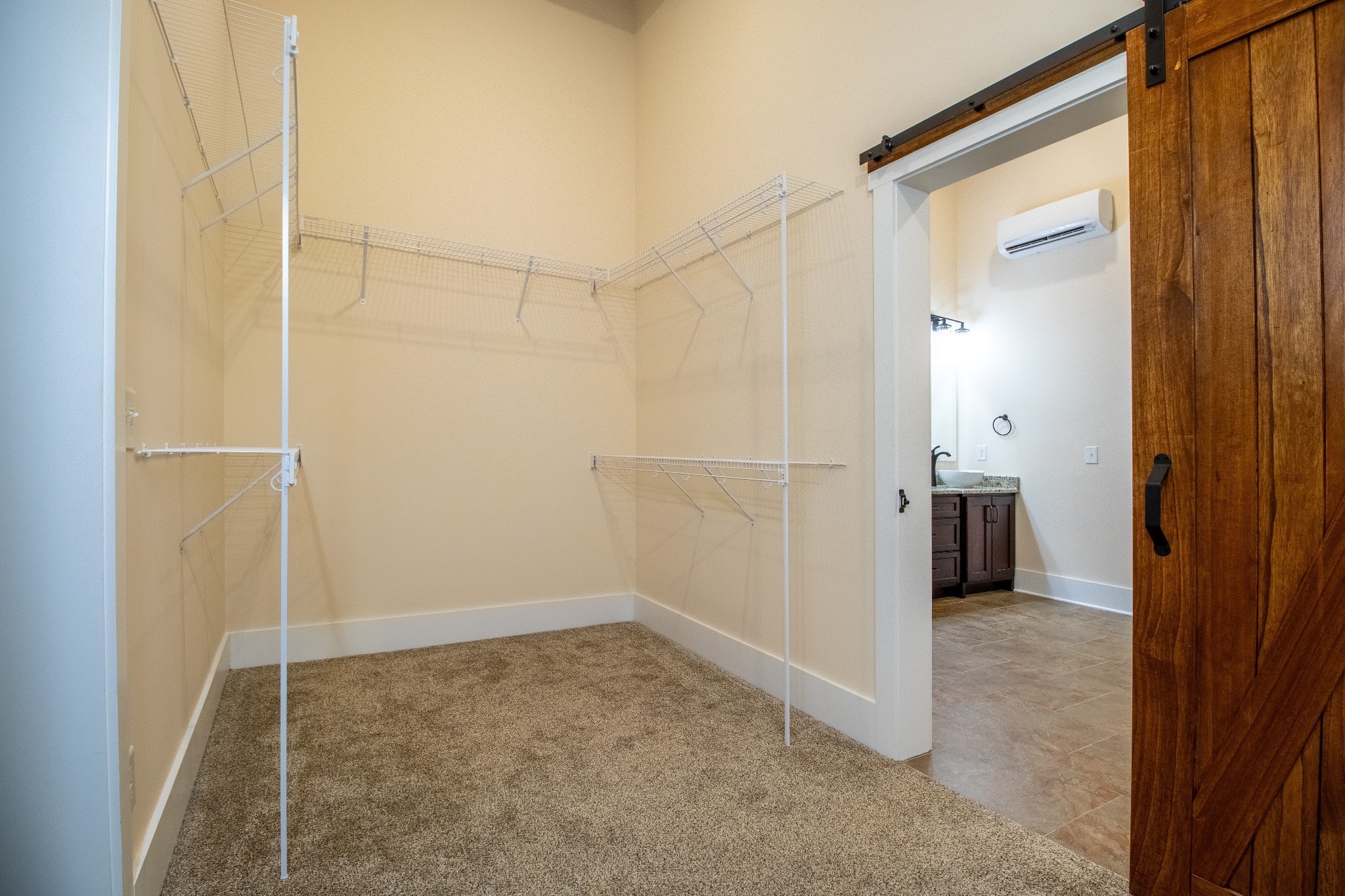 4451 Airport Rd Property Photo 35