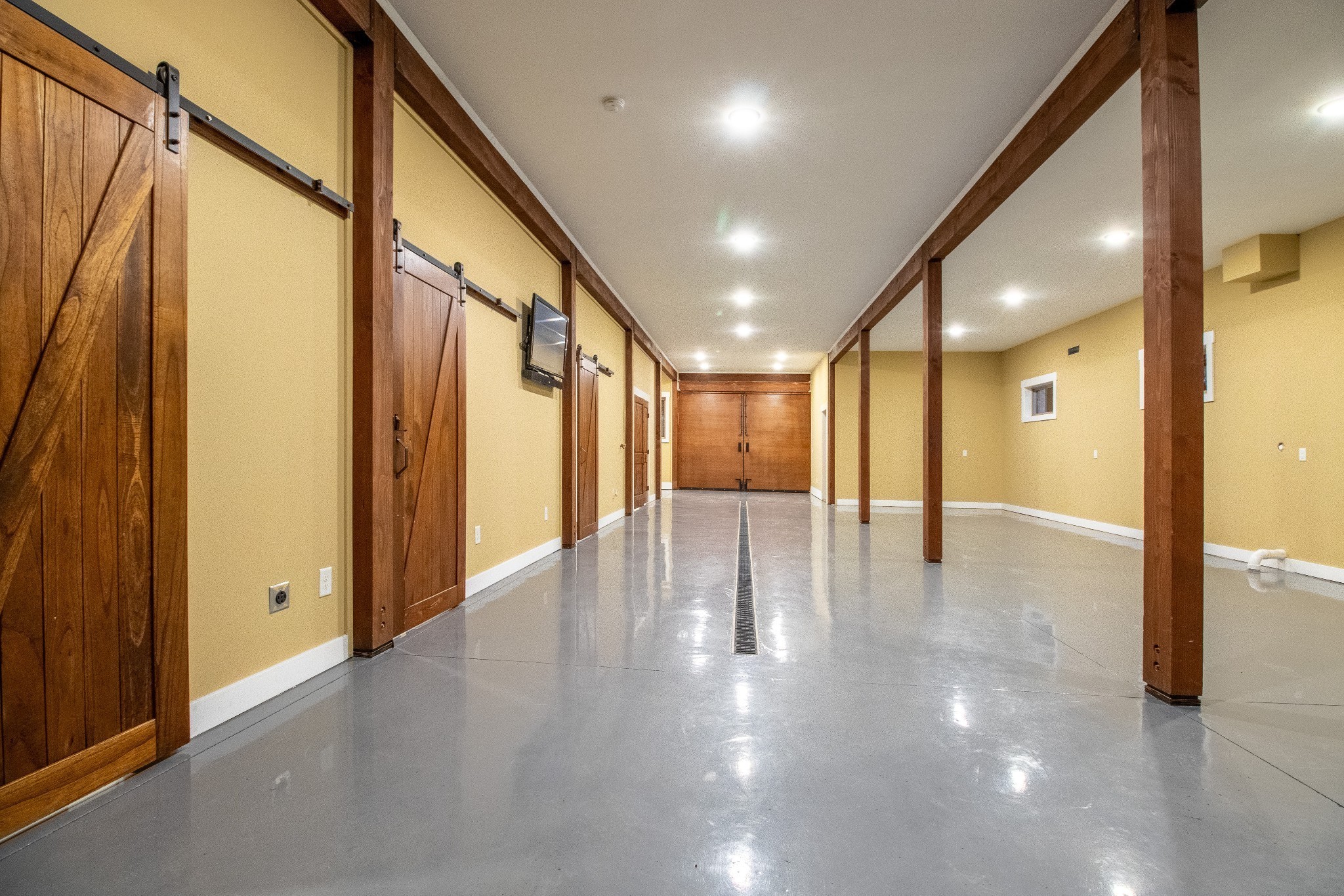 4451 Airport Rd Property Photo 44