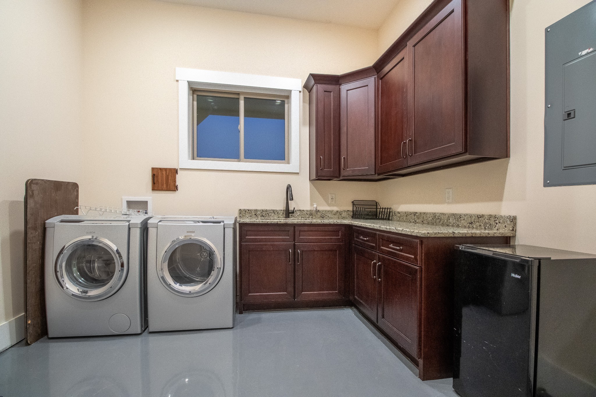 4451 Airport Rd Property Photo 45