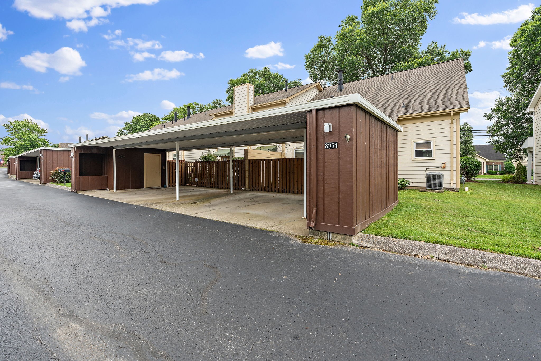 8954 Sawyer Brown Rd Property Photo 35