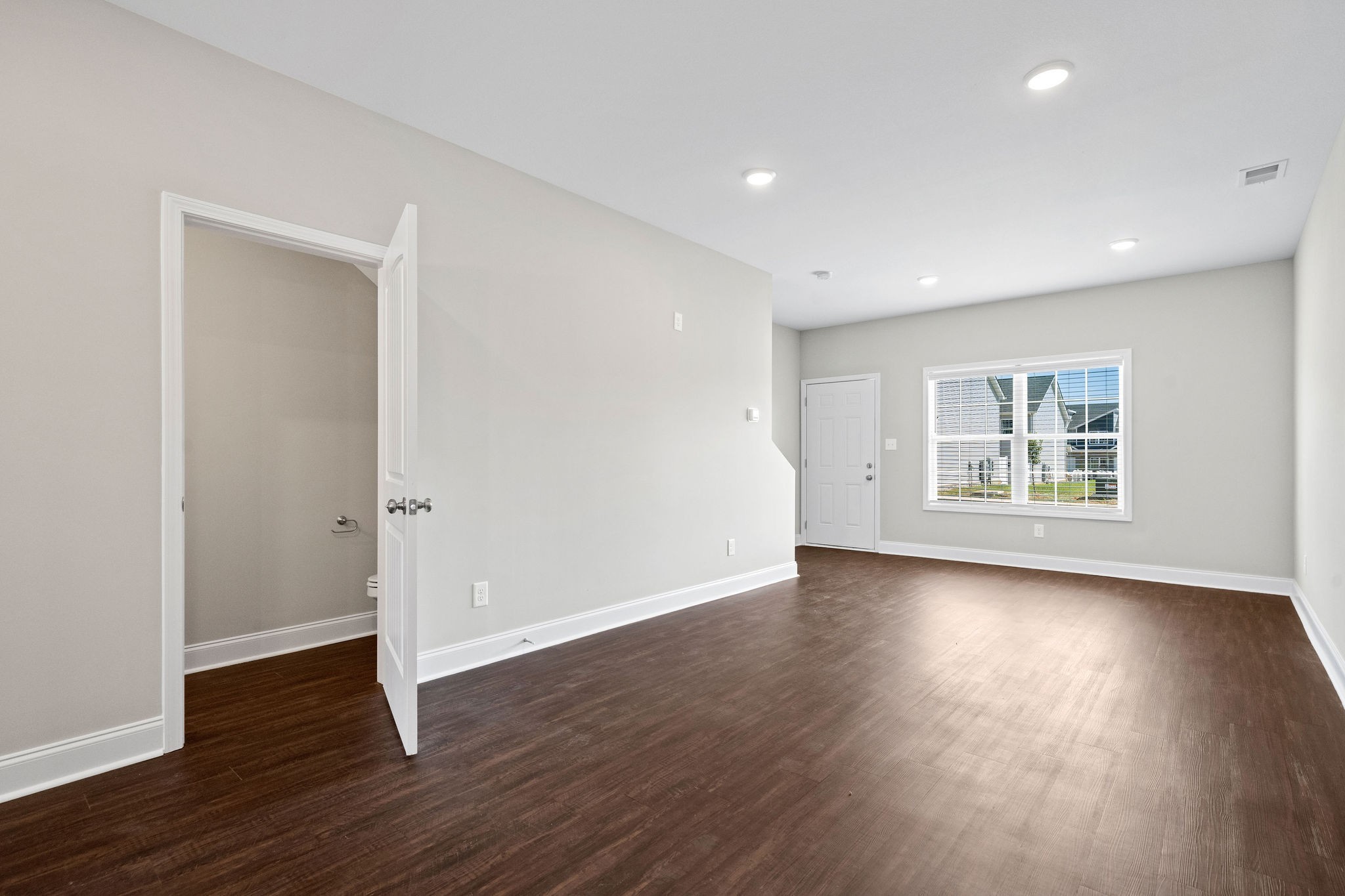 841 Professional Park Dr Property Photo 4