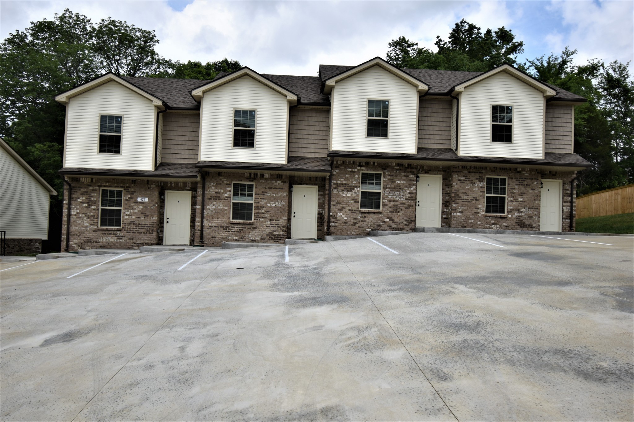 424 Glenstone Springs Dr Property Photo 1