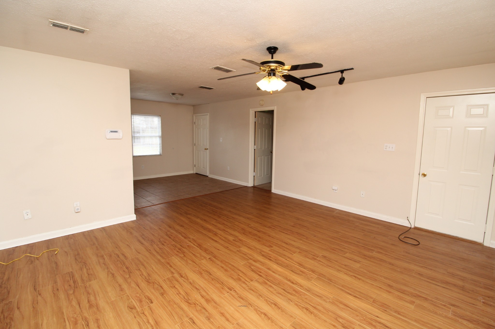 1174 Schatten Street Property Photo 2