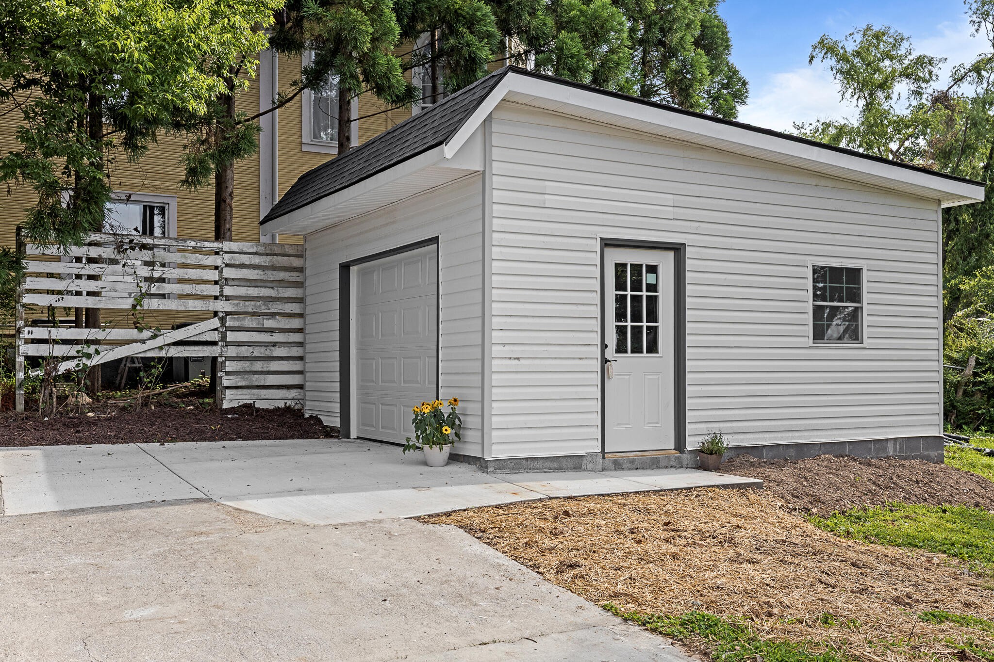 518 Tucker Street Property Photo 6