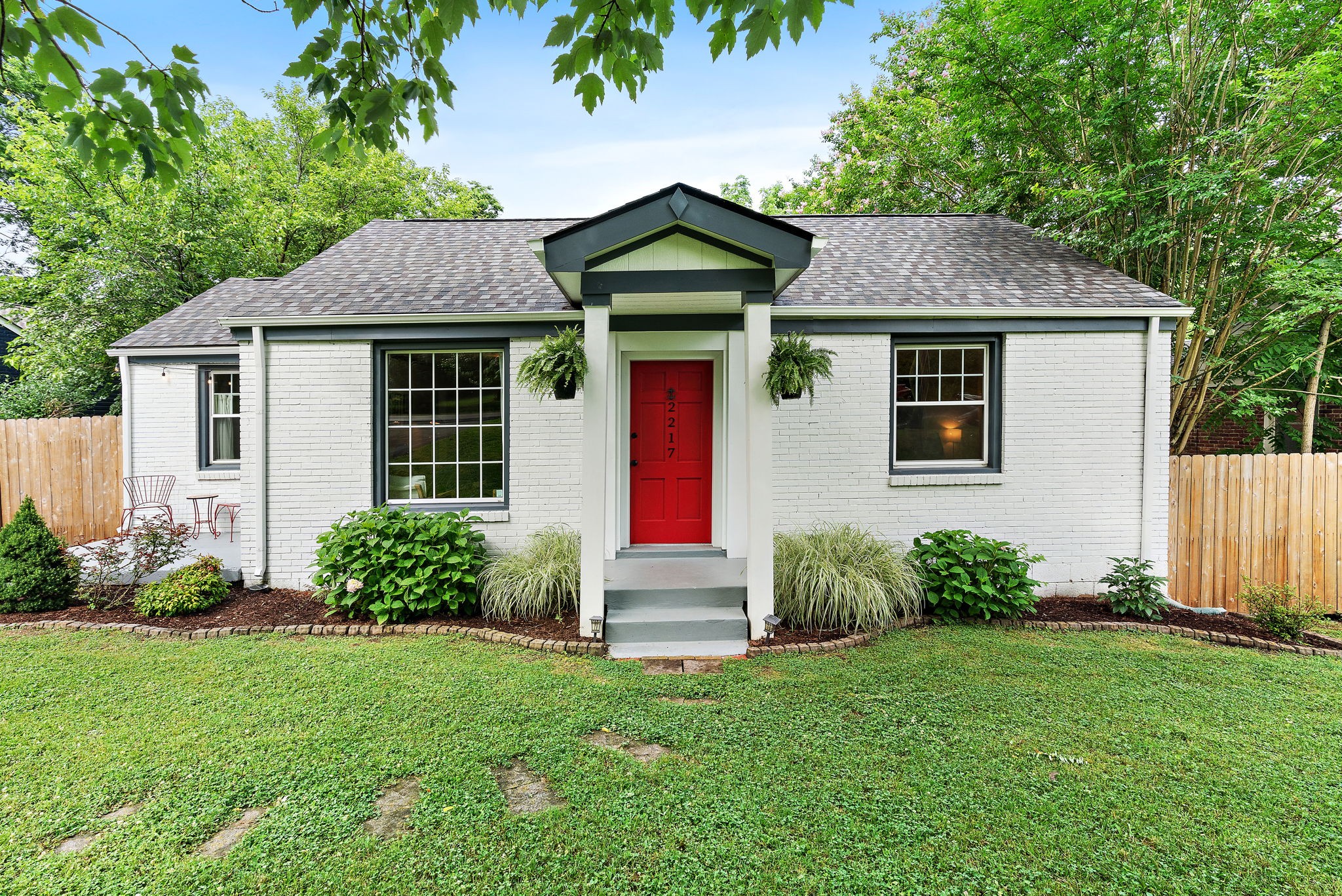 2217 Fernwood Dr Property Photo 1