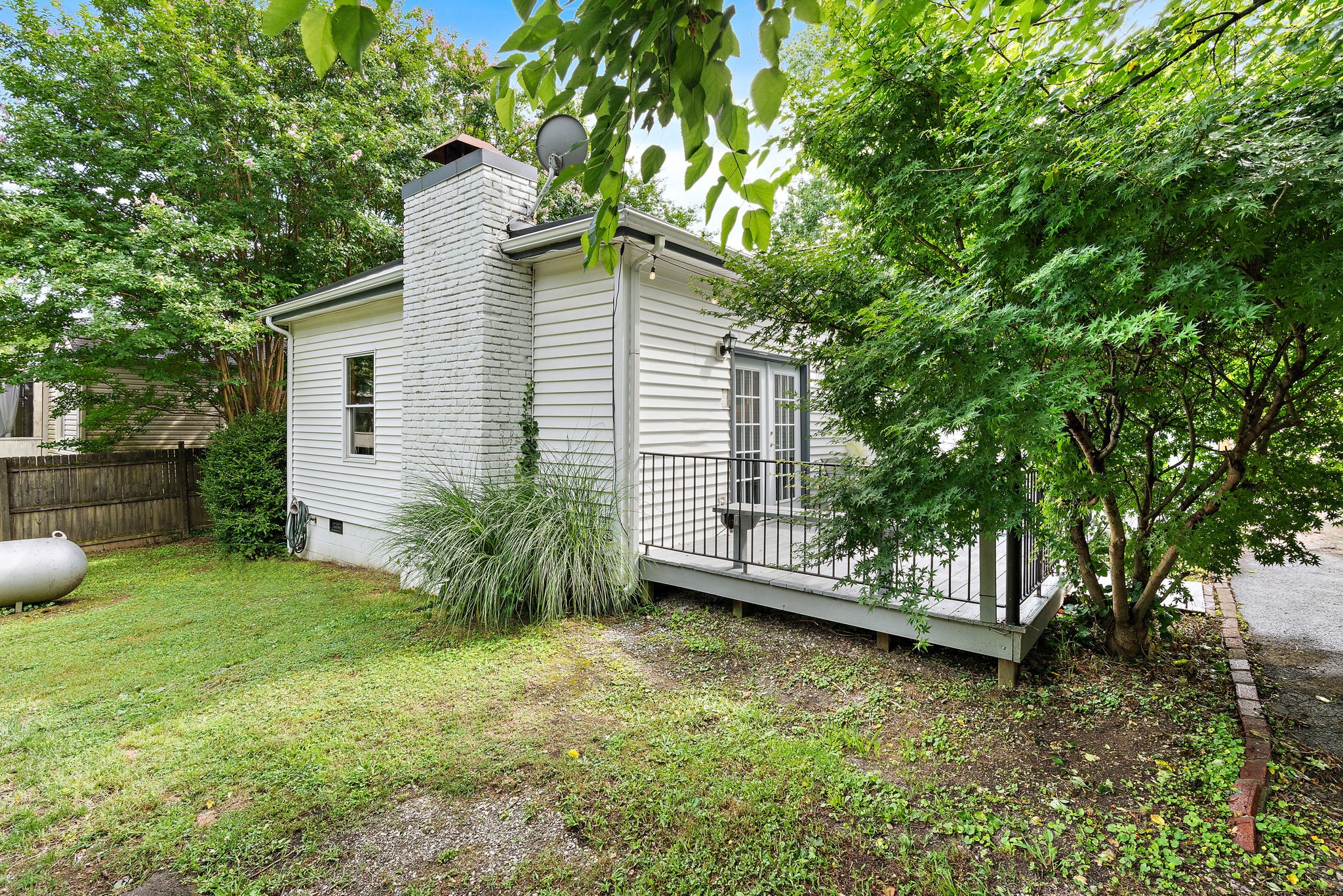 2217 Fernwood Dr Property Photo 27