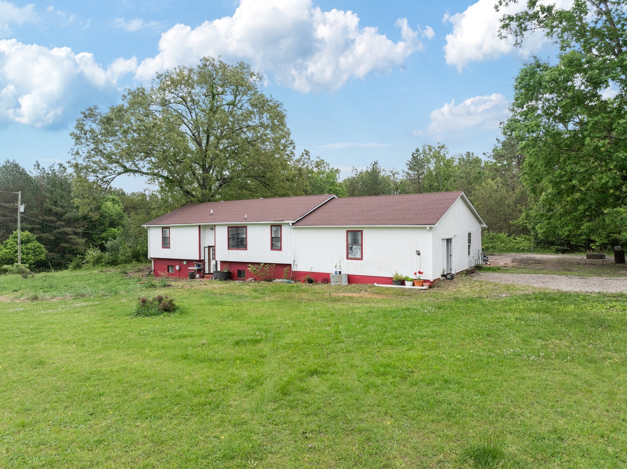 266 S Parkway Property Photo 4