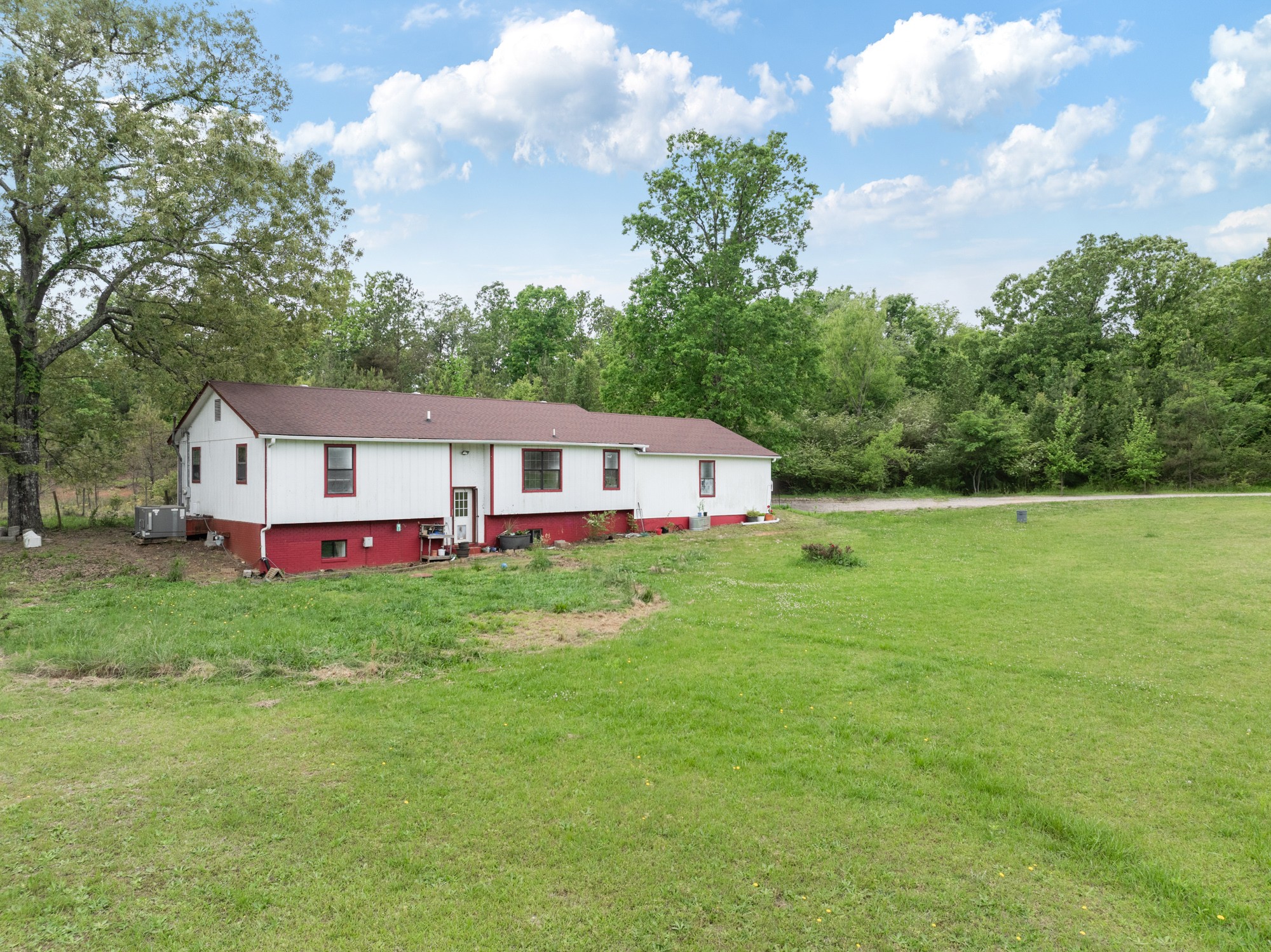 266 S Parkway Property Photo 6