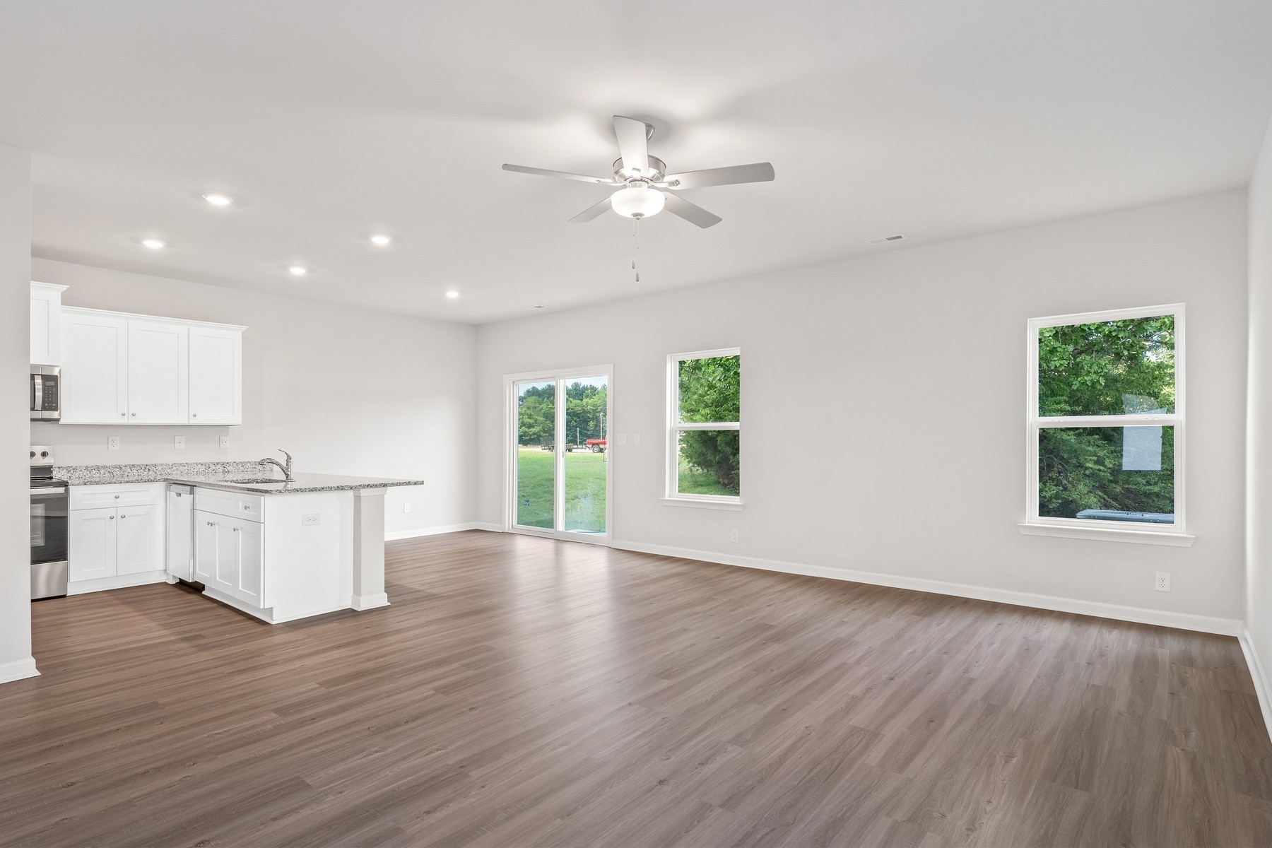2044 Lala Loop Property Photo 3