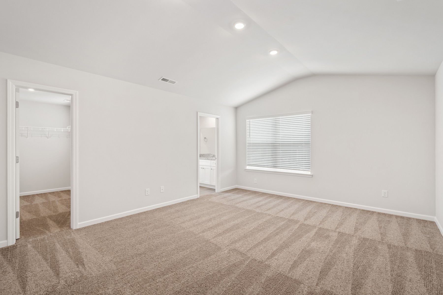 2044 Lala Loop Property Photo 8