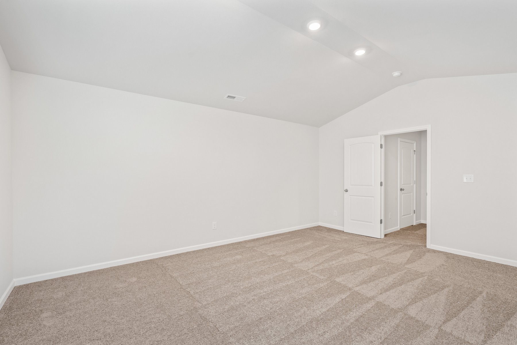 2044 Lala Loop Property Photo 9