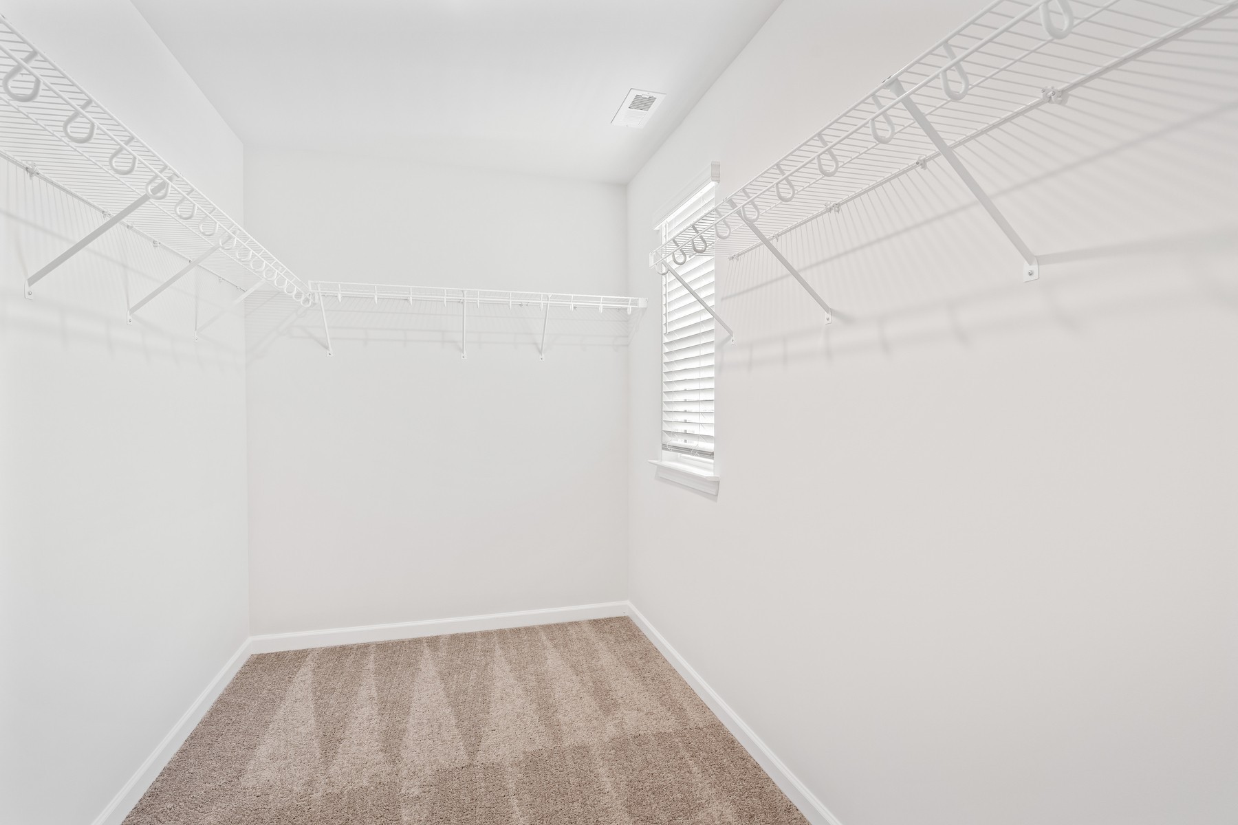2044 Lala Loop Property Photo 10