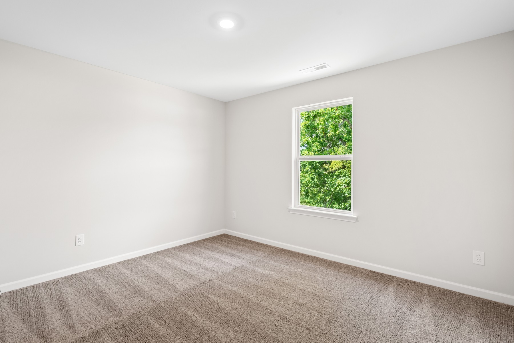 2044 Lala Loop Property Photo 12