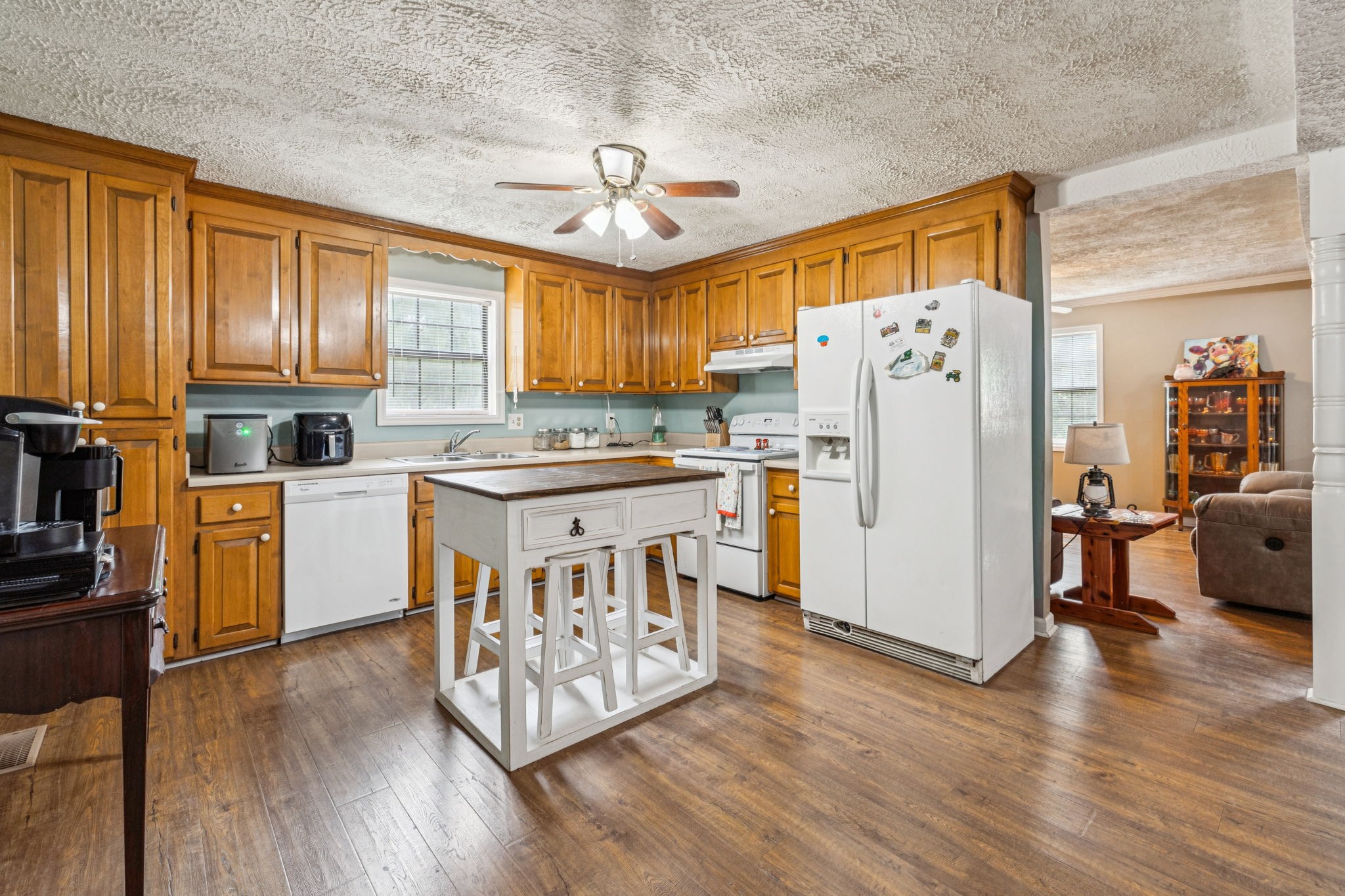 8663 Dog Creek Rd Property Photo 8