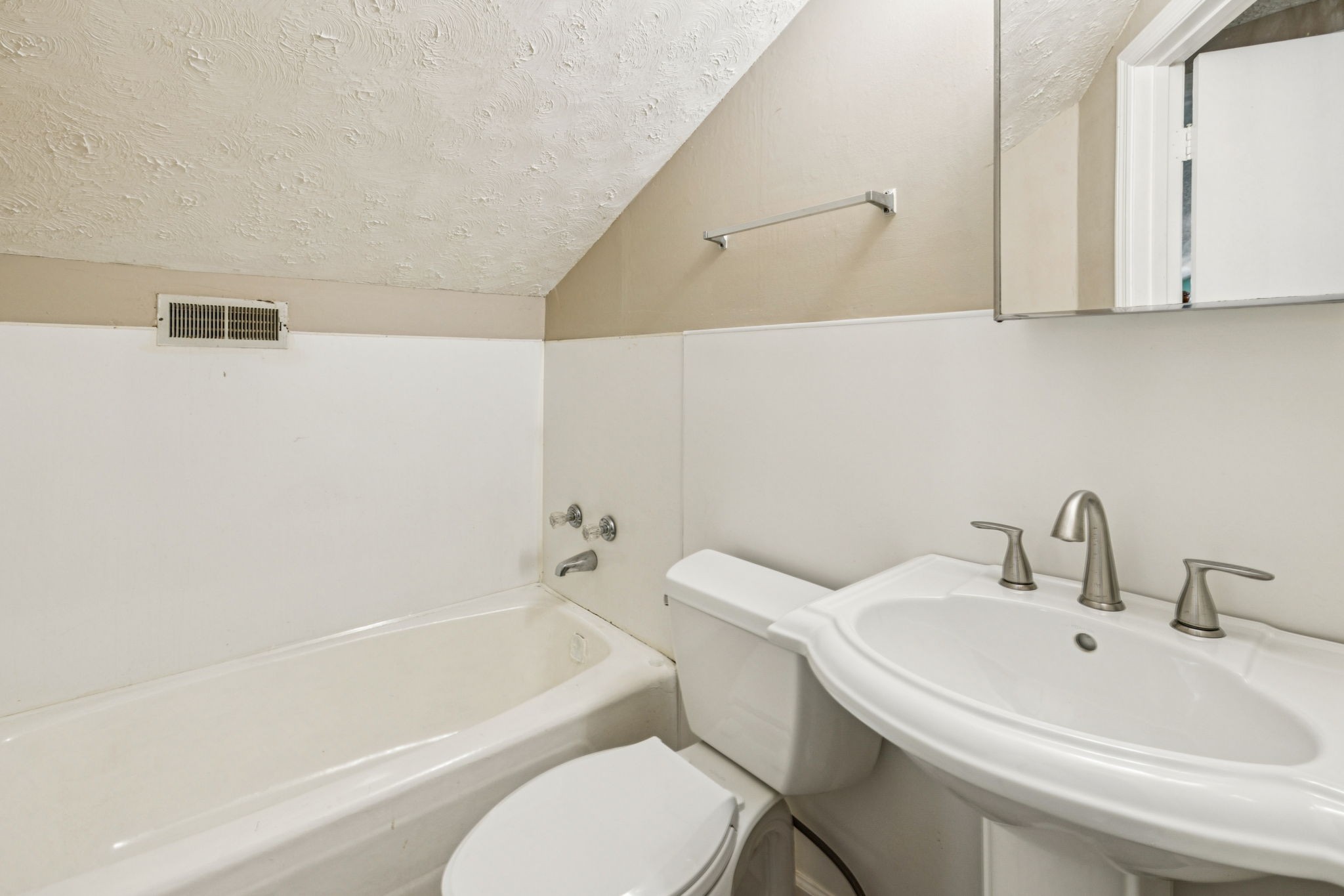 8663 Dog Creek Rd Property Photo 19