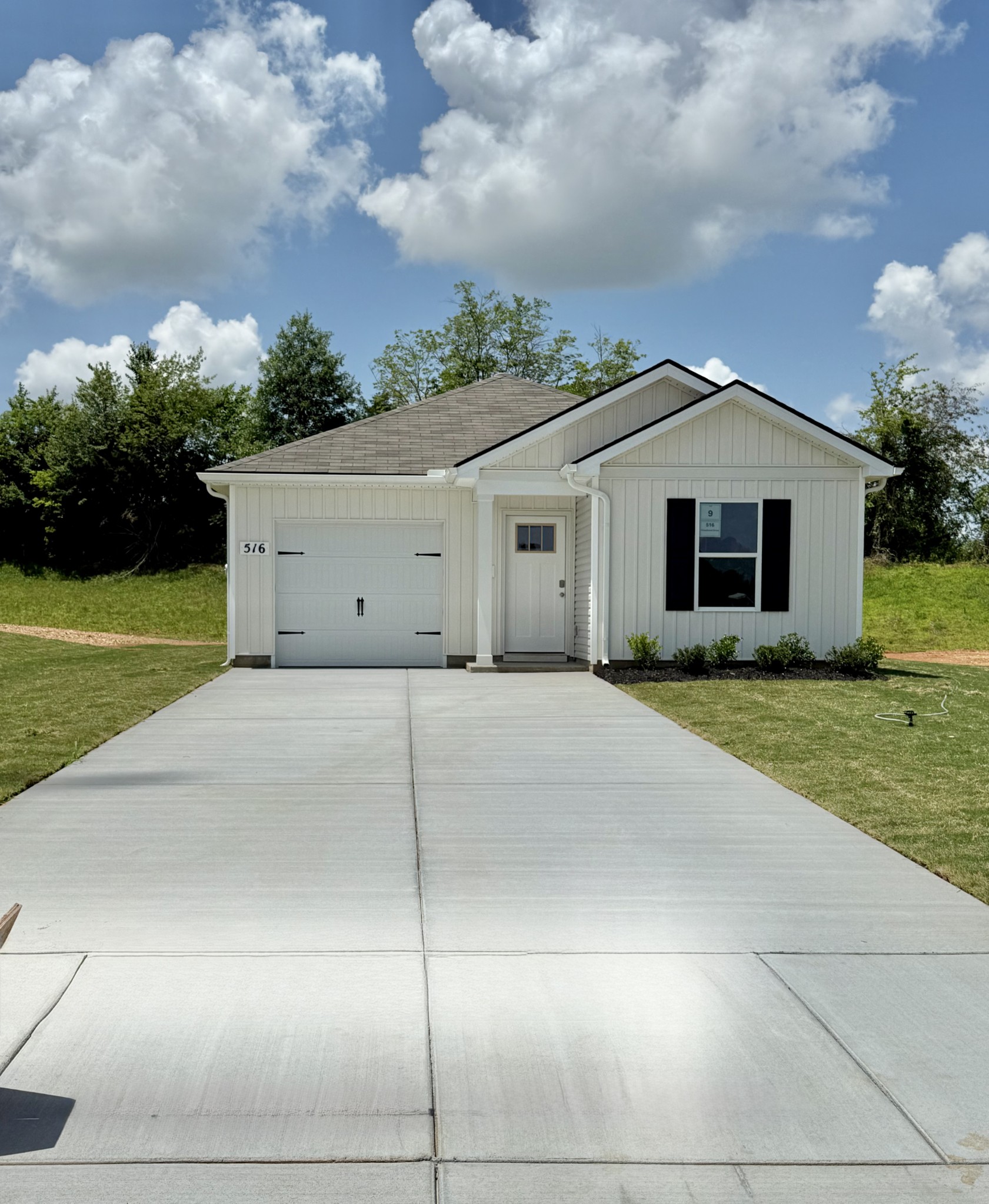 516 Cloudland Dr Property Photo 3