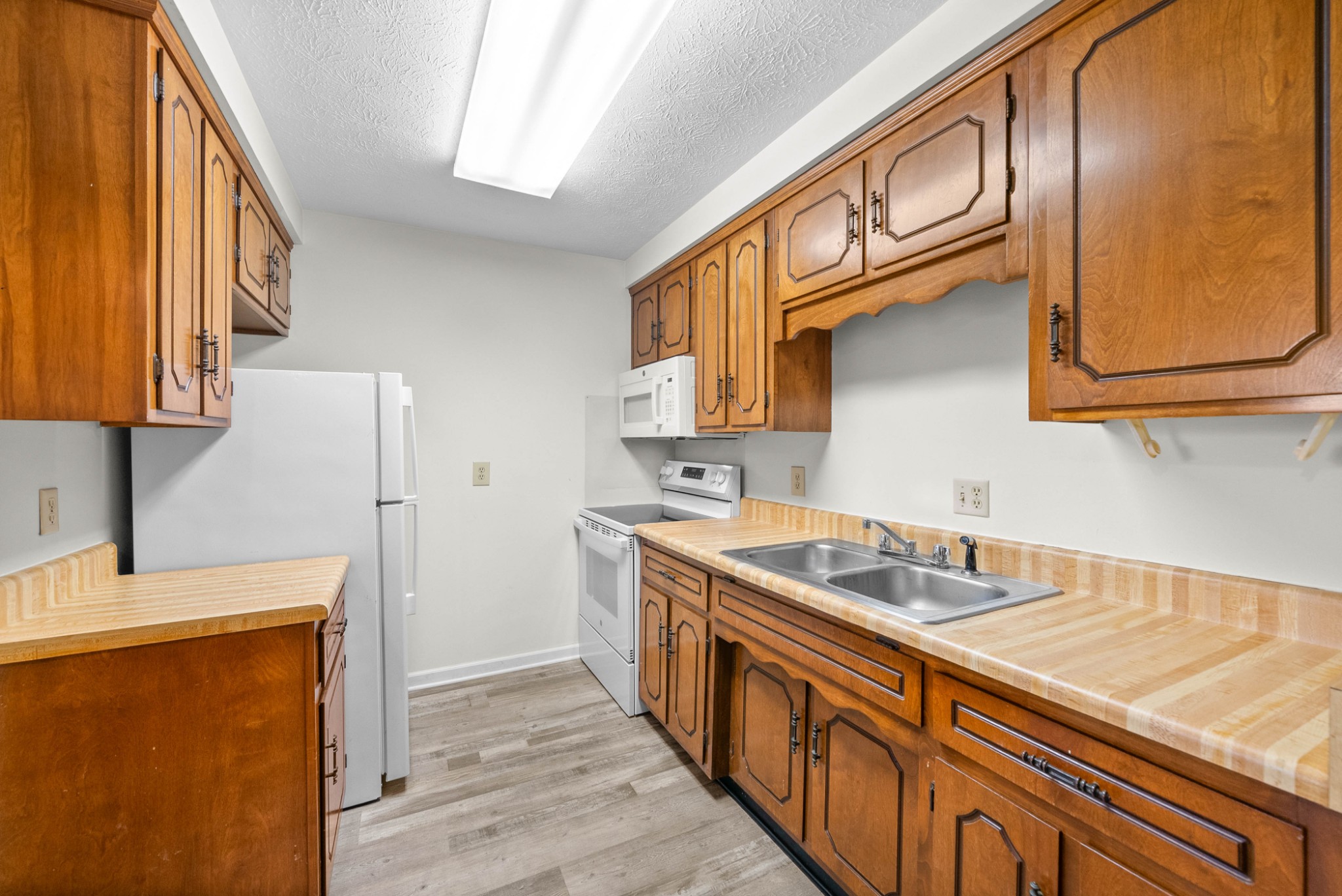 100 Laurel Cove Dr Property Photo 13